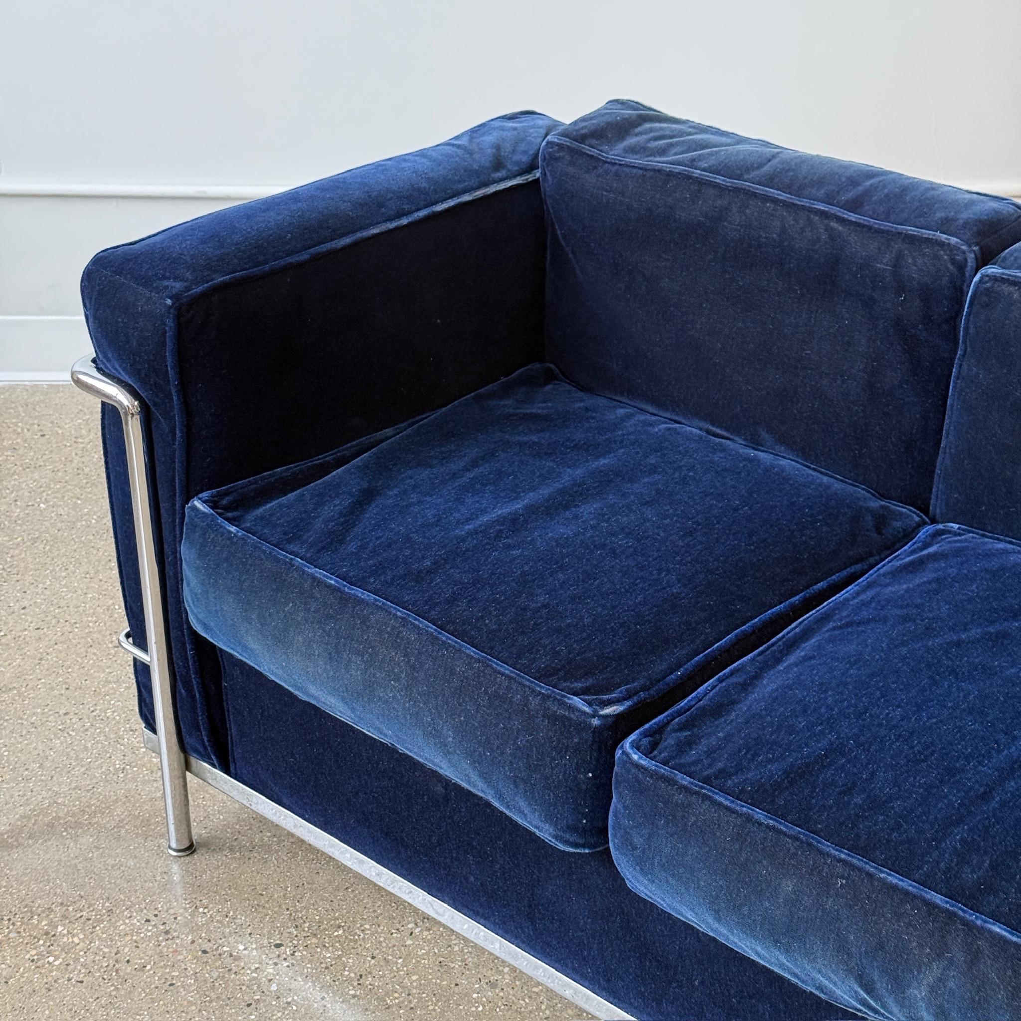 Italian LC2 Petite Sofa by Le Corbusier for Cassina For Sale