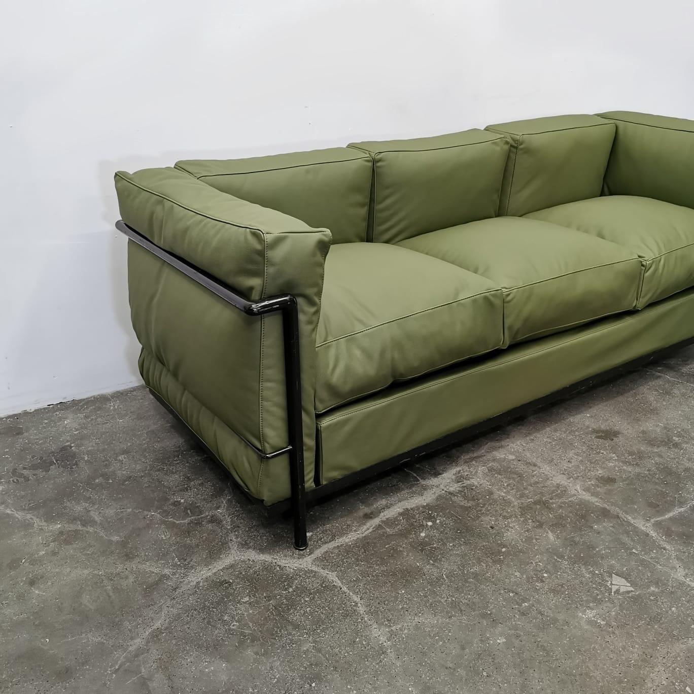 Modern LC2 Sofa by Le Corbusier, Cassina For Sale