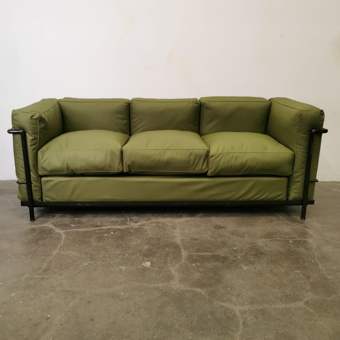 Modern LC2 Sofa by Le Corbusier, Cassina