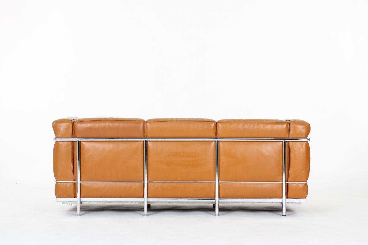 LC2 sofa by Le Corbusier for Cassina, 1970s In Good Condition For Sale In JASSANS-RIOTTIER, FR