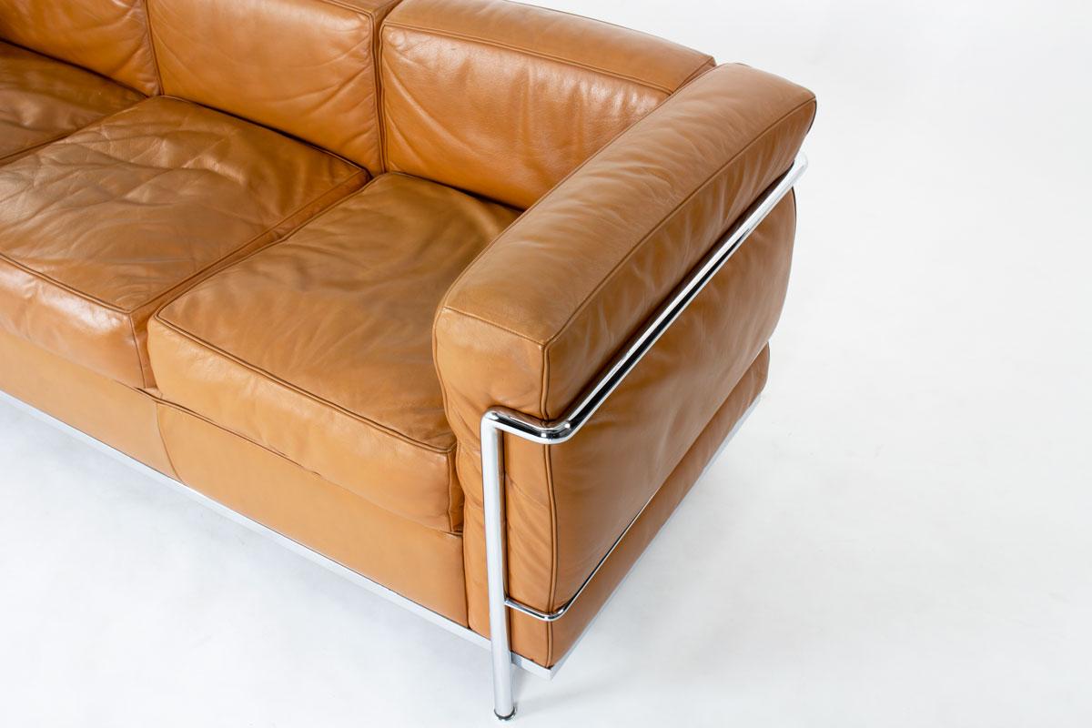 LC2 sofa by Le Corbusier for Cassina, 1970s For Sale 3
