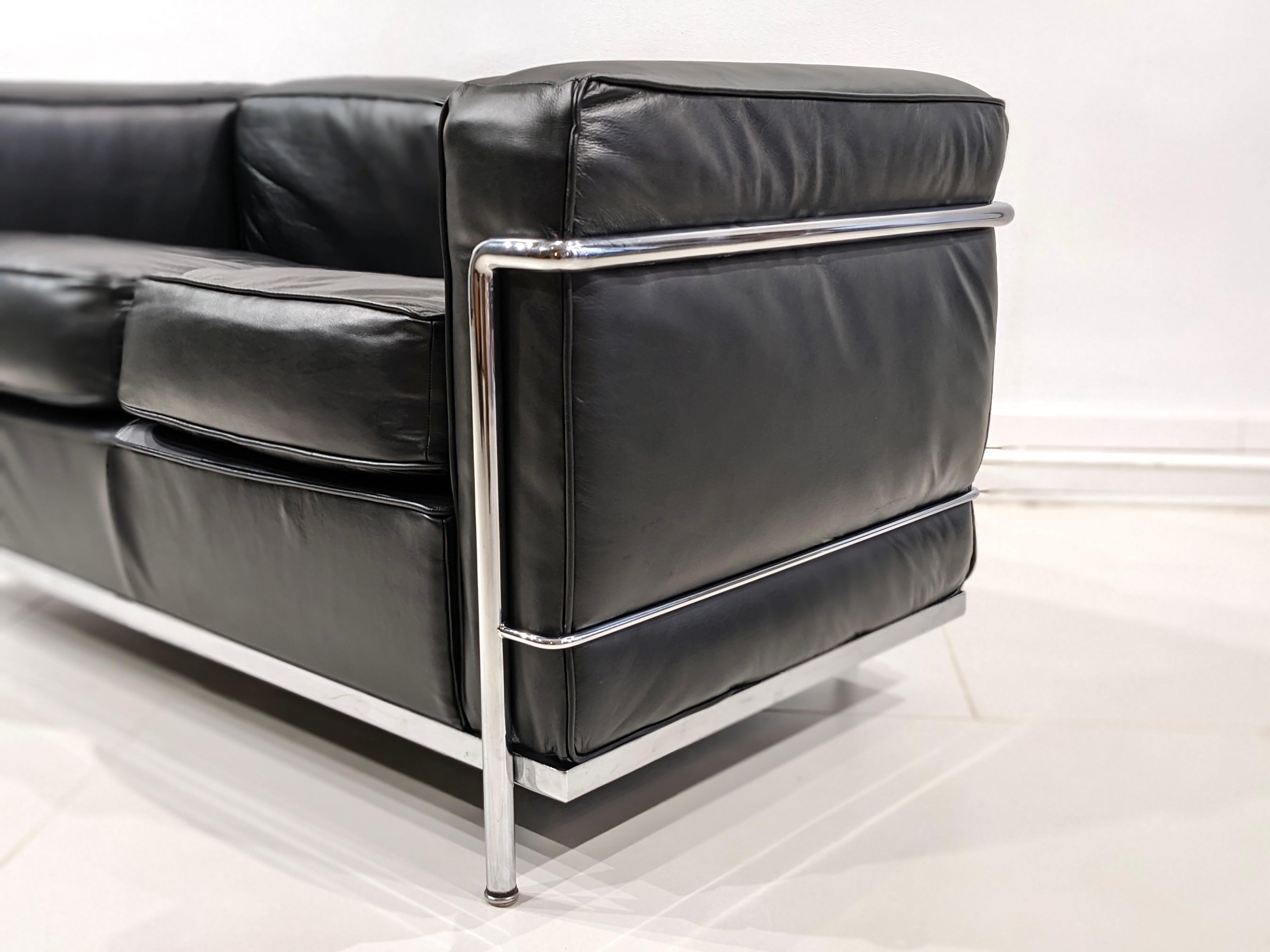 LC2 Sofa Signed Le Corbusier Cassina Edition For Sale 2
