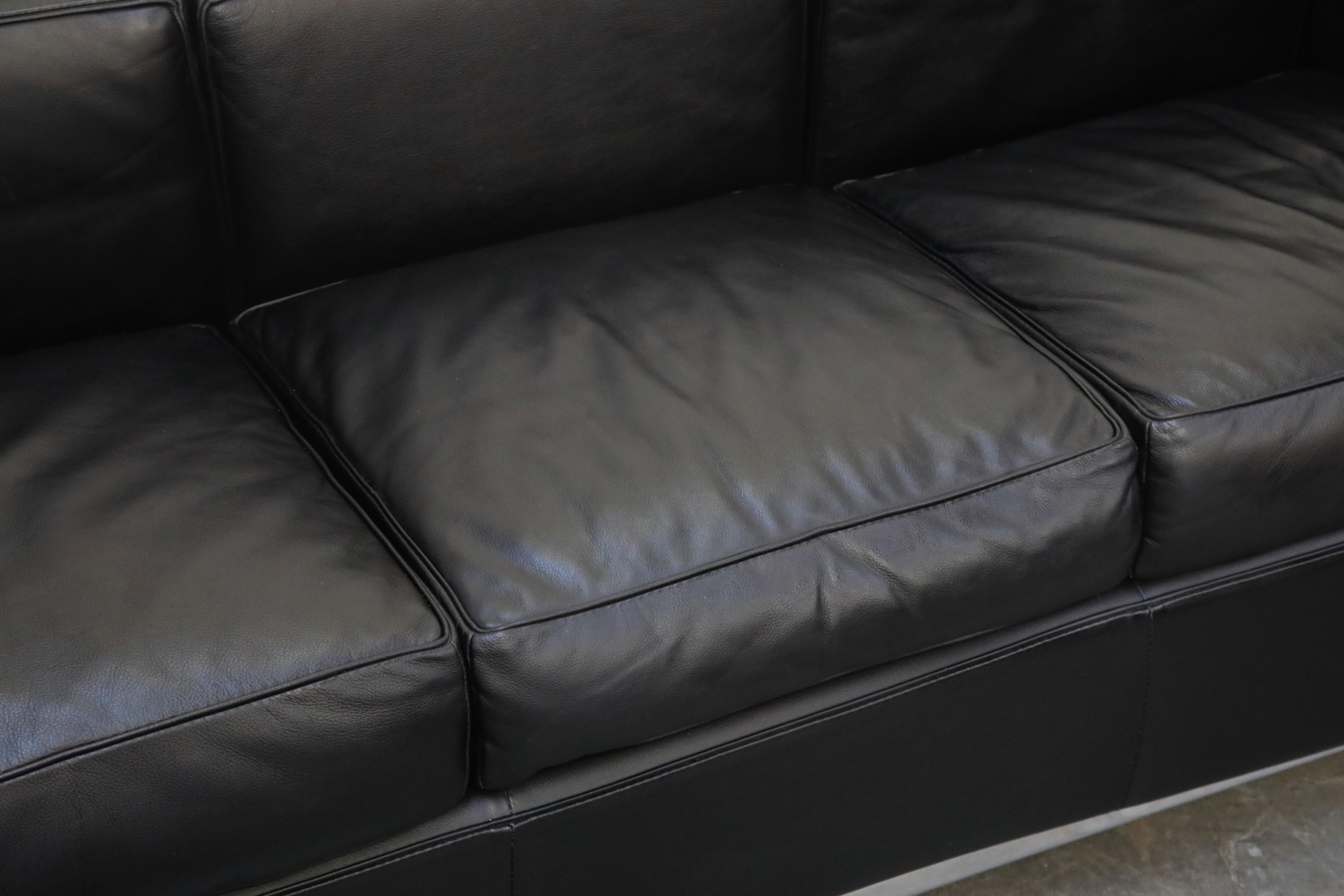 'LC2' Three-Seat Sofa in Black Leather by Le Corbusier for Cassina, Signed 3