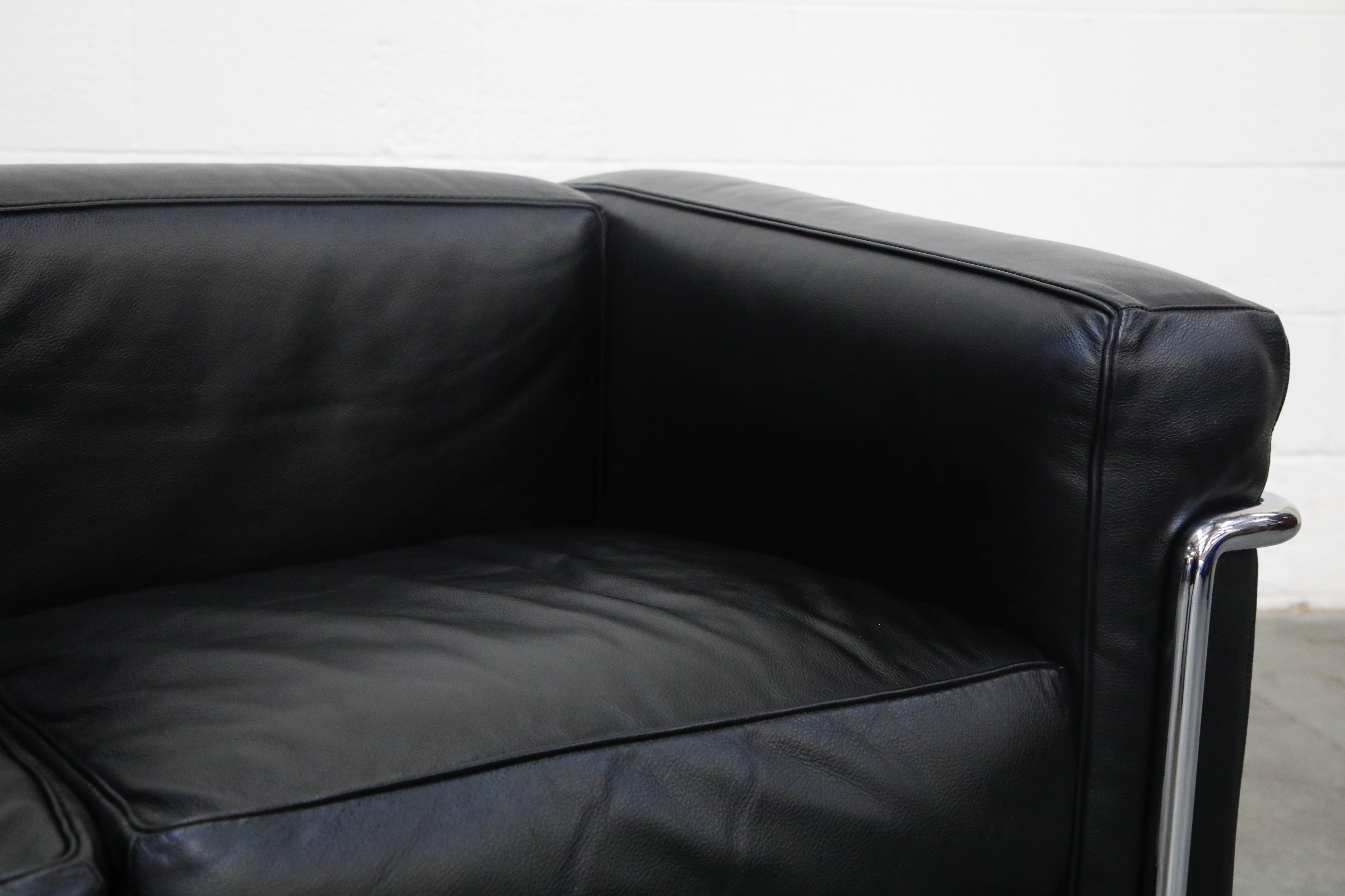 'LC2' Three-Seat Sofa in Black Leather by Le Corbusier for Cassina, Signed 6