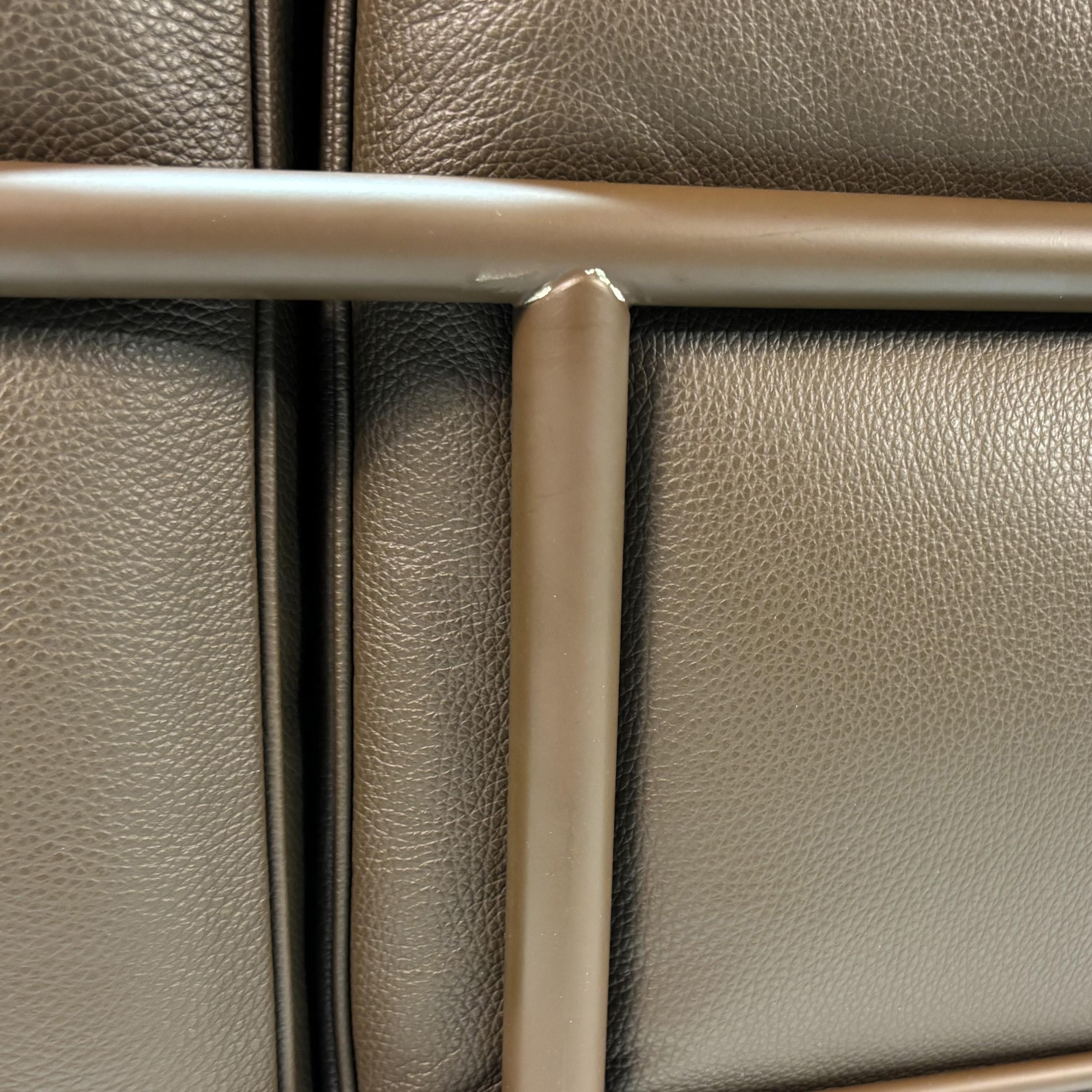 LC3 Armchair by Le Corbusier, Pierre Jeanneret, Charlotte Perriand 6