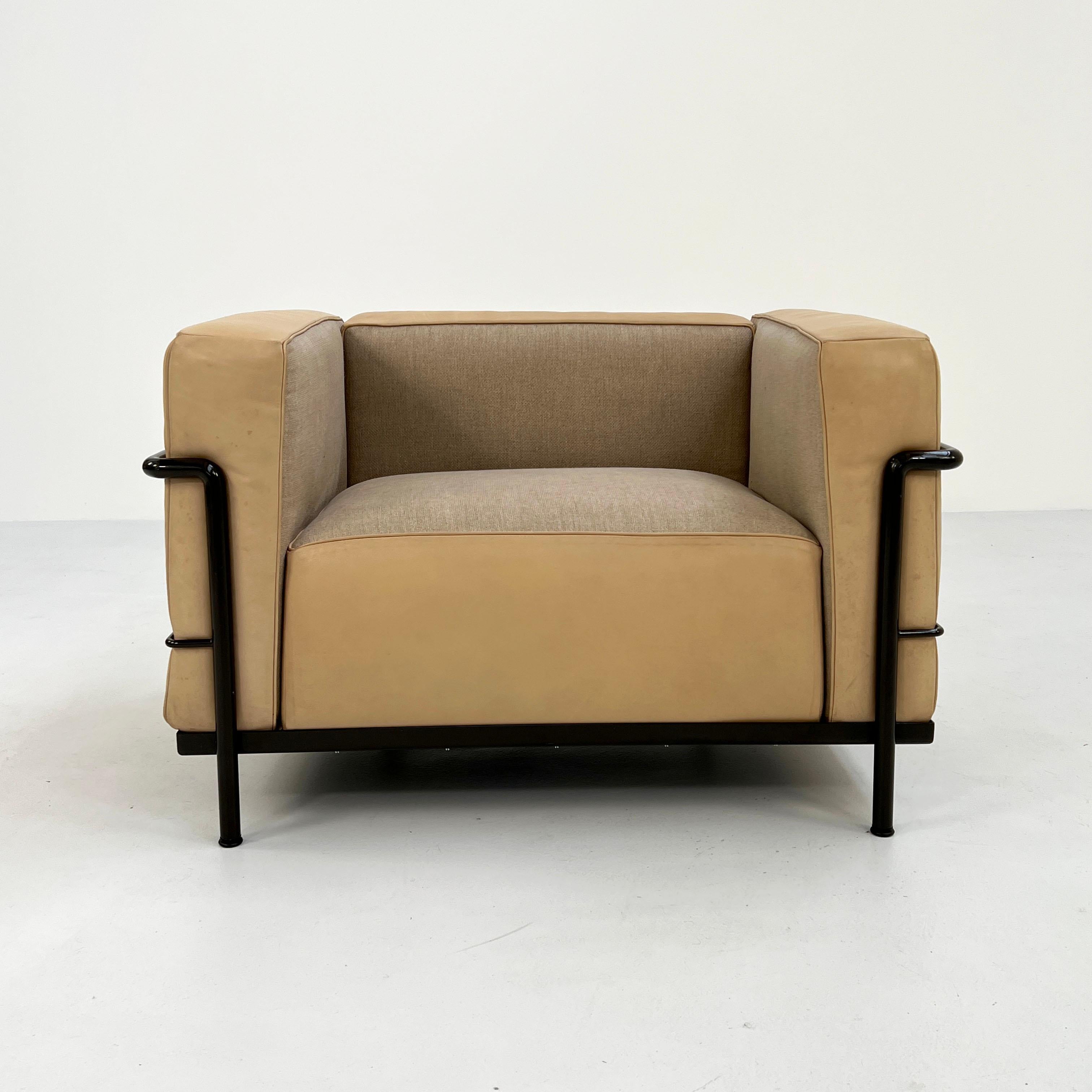 LC3 grand confort by Le Corbusier for Cassina, 2000s
Designer - Le Corbusier, Pierre Jeanneret and Charlotte Perriand
Producer - Cassina
Model - LC3 Grand Confort 
Design Period - 2000
Measurements - Width 99 cm x Depth 73 cm x Height 60 cm x