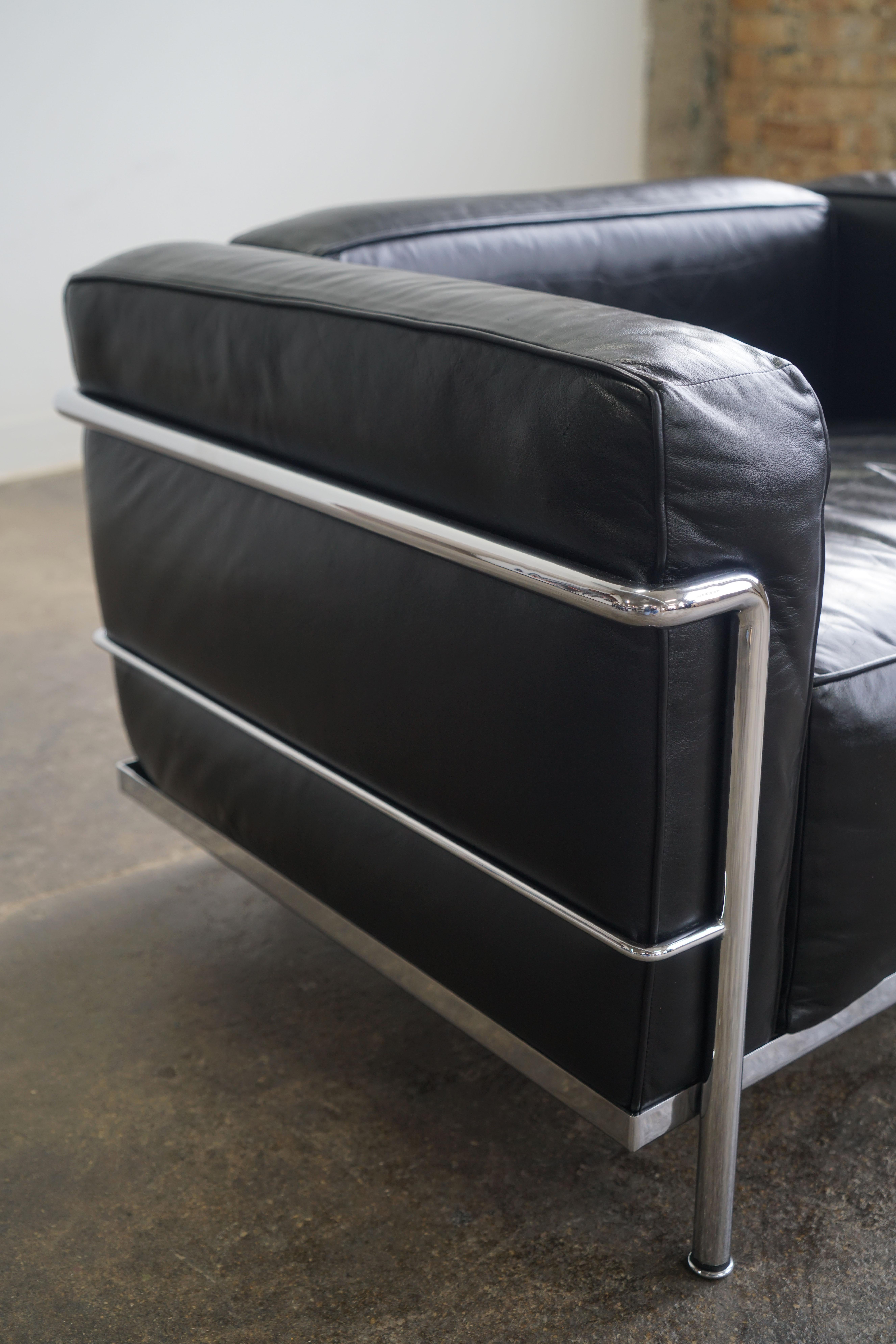 LC3 Grand Modele-Sessel von Le Corbusier für Cassina, schwarzes Leder im Zustand „Gut“ im Angebot in Chicago, IL
