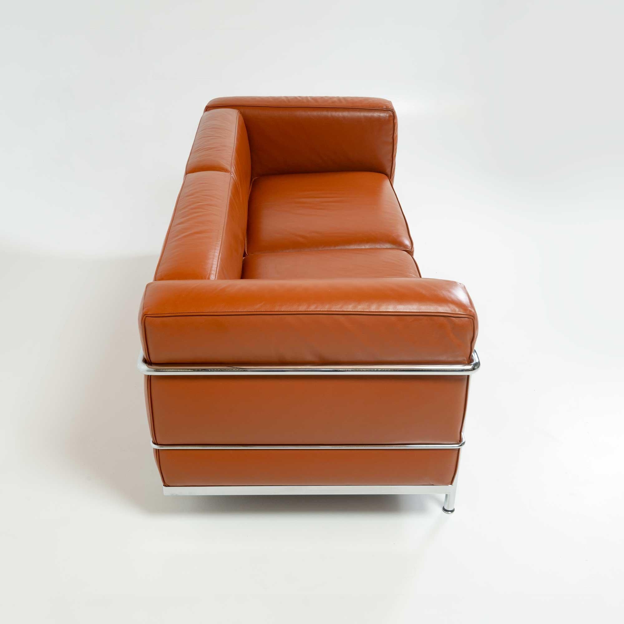 LC3 Grand Modele Sofa by Le Corbusier Cassina in Original Tobacco Leather In Good Condition In Seattle, WA