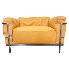 LC3 leather armchair by Le Corbusier for Cassina - showroommodel down cushions