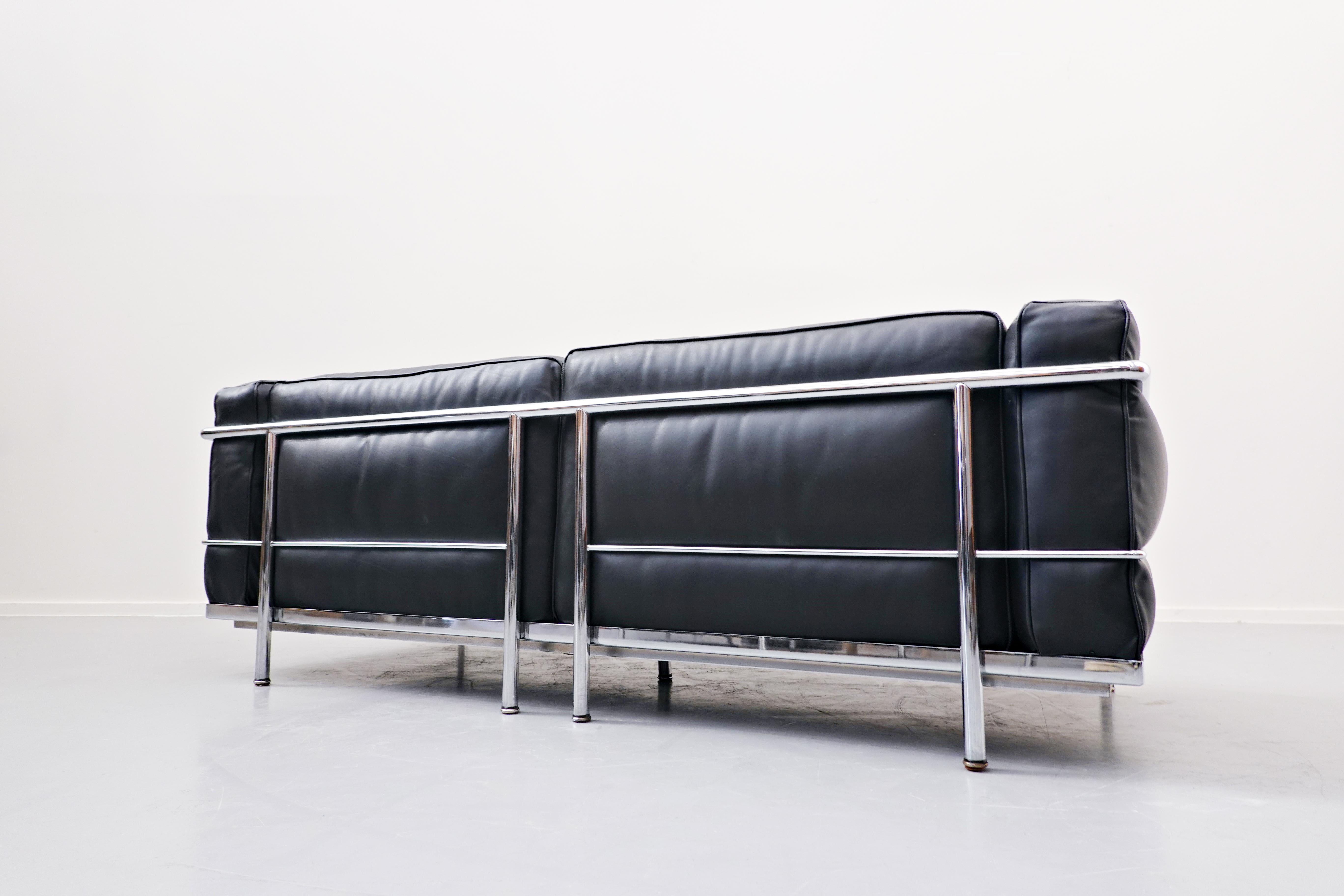 LC3 Sofa, Le Grand Confort, Le Corbusier for Cassina 2