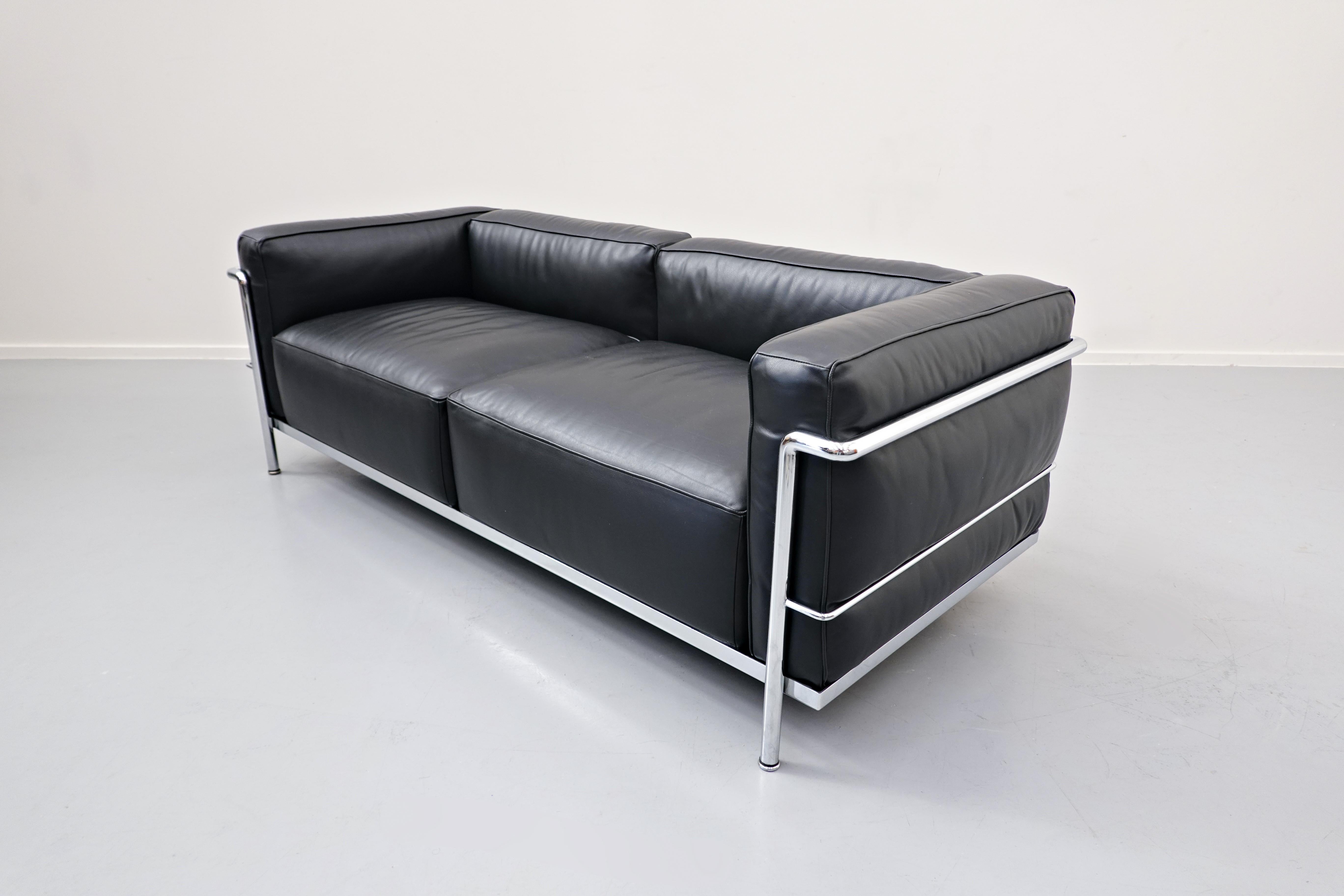 LC3 Sofa, Le Grand Confort, Le Corbusier for Cassina 4