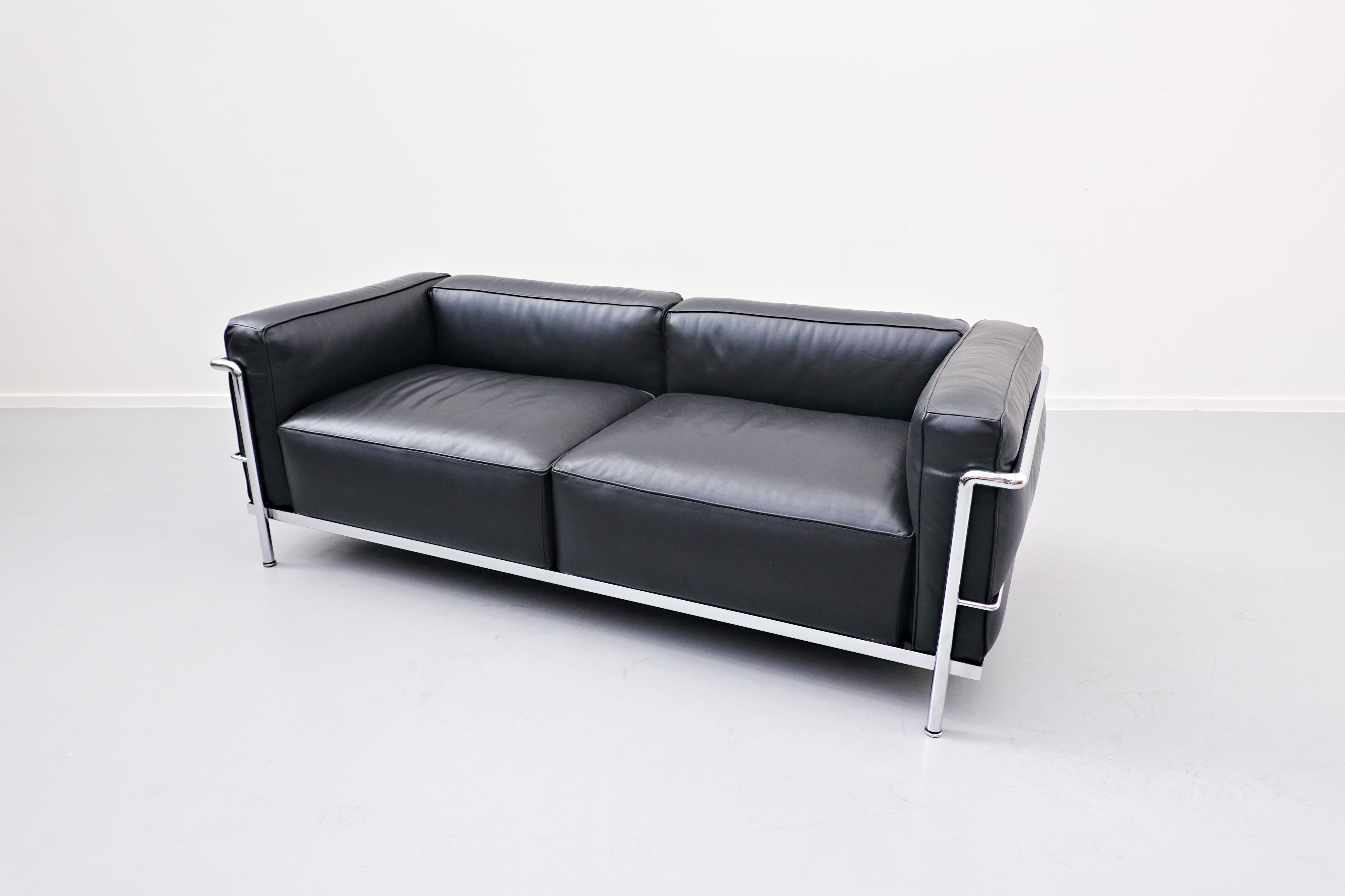 LC3 Sofa, Le Grand Confort, Le Corbusier for Cassina In Good Condition In Brussels, BE