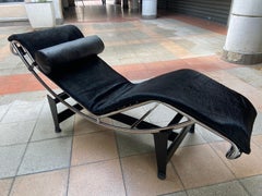 LC4 Black Pony, Le Corbusier / Charlotte Perriand