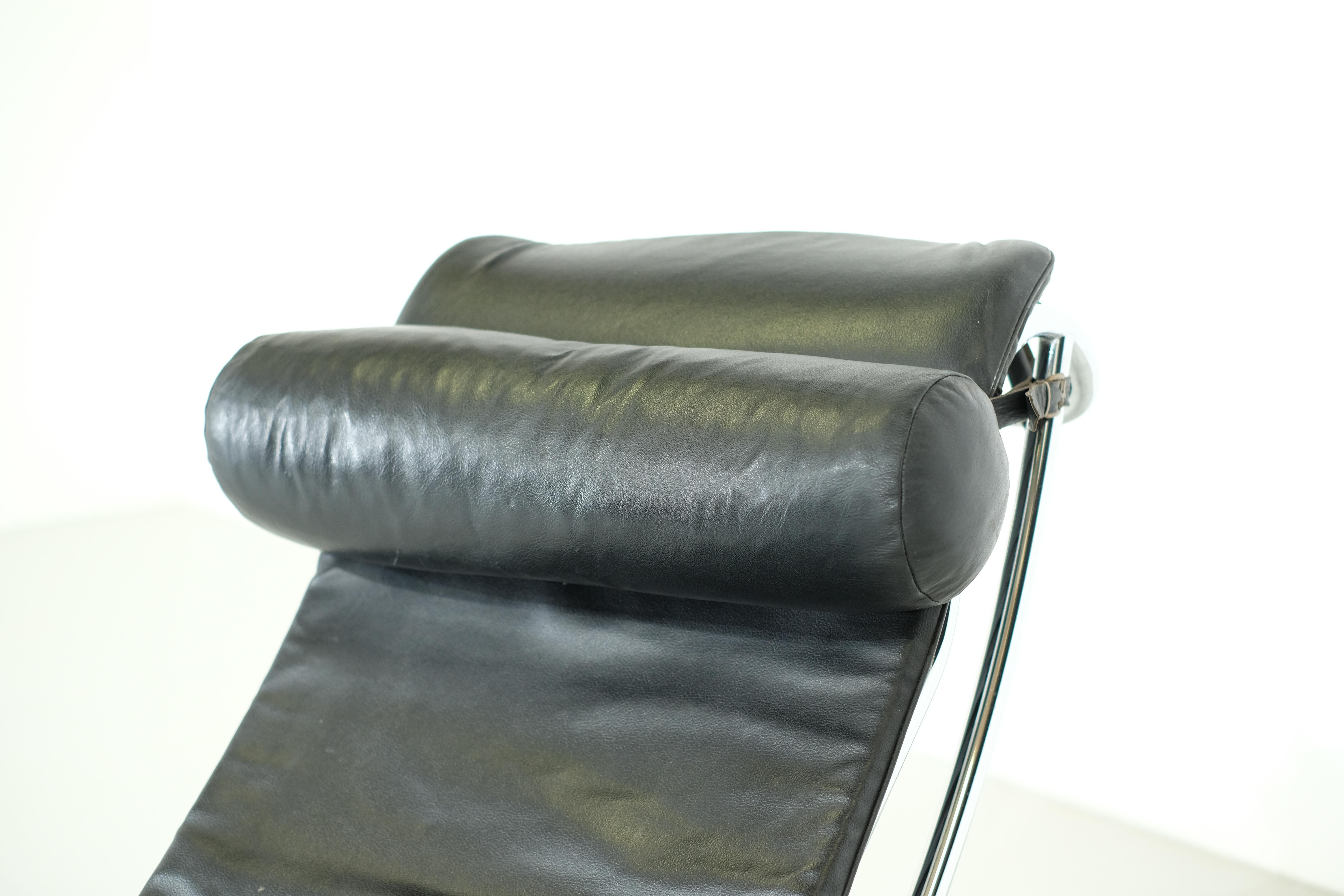 Mid-Century Modern LC4 de Charlotte Perriand, Pierre Jaenneret & Lecorbusier pour Cassina, 1970 en vente