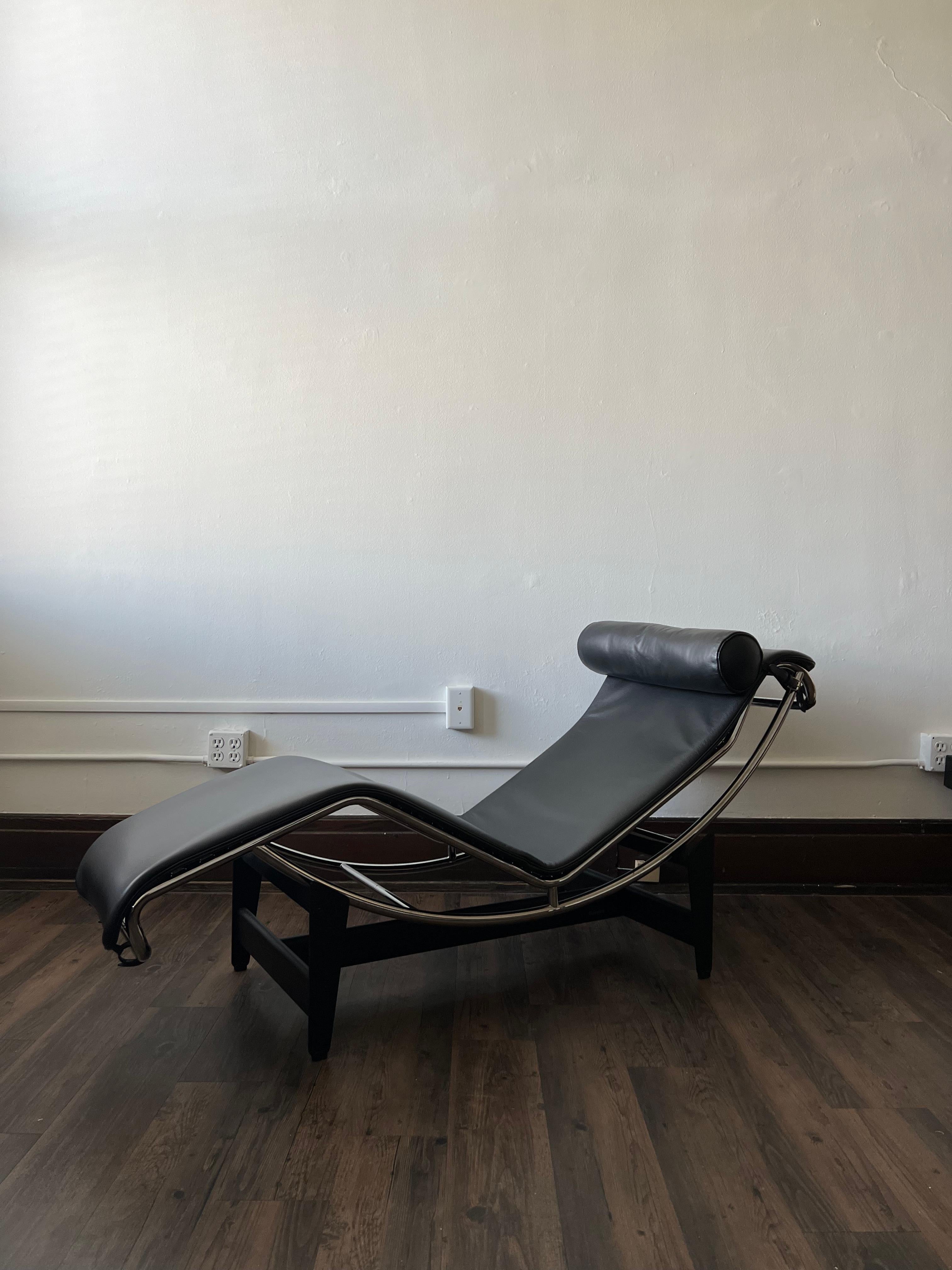 Mid-Century Modern LC4 by Le Corbusier, Pierre Jeanneret, and Charlotte Perriand for Cassina