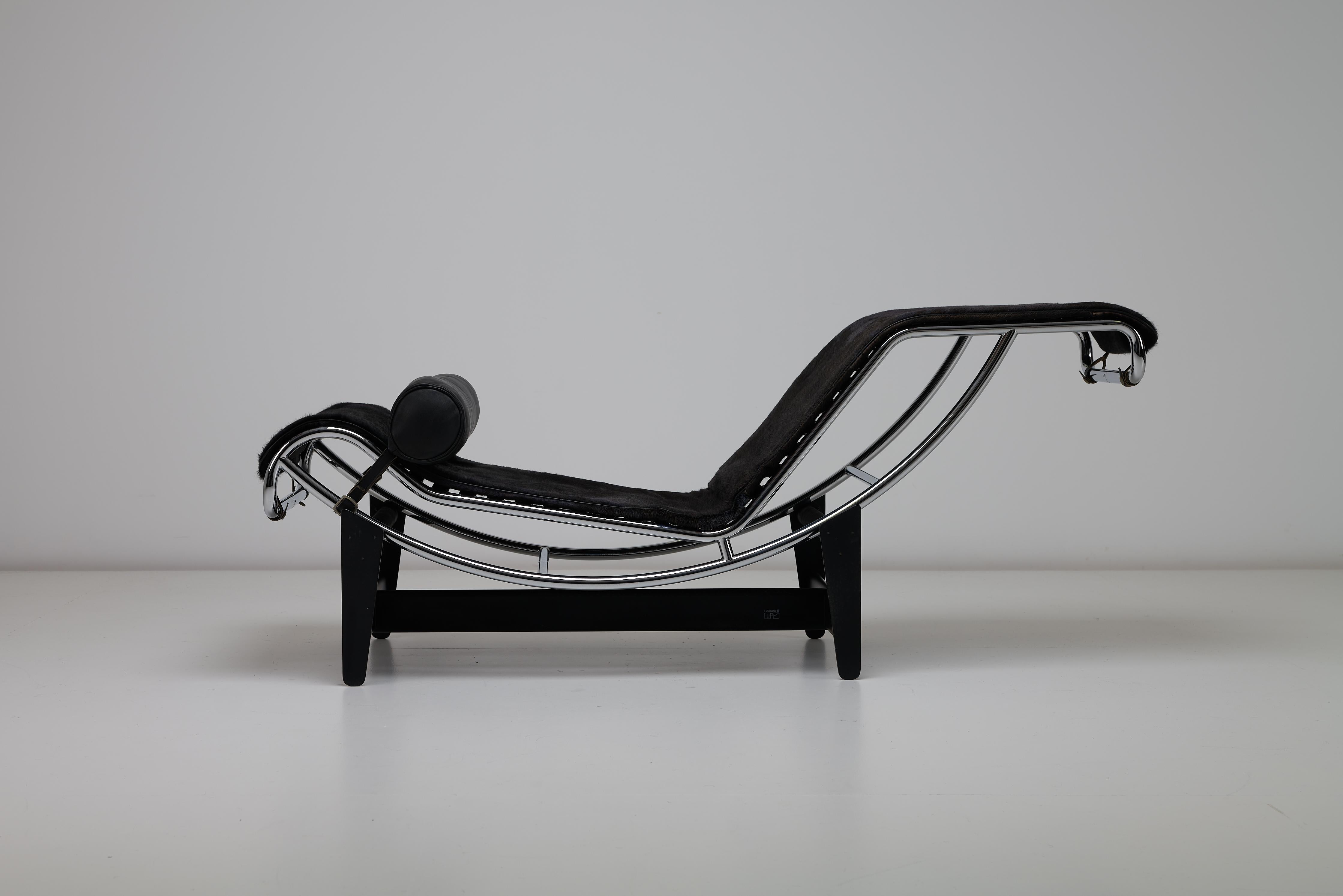 LC4 Chaise von Le Corbusier, Pierre Jeanneret & Charlotte Perriand für Cassina (Minimalistisch) im Angebot