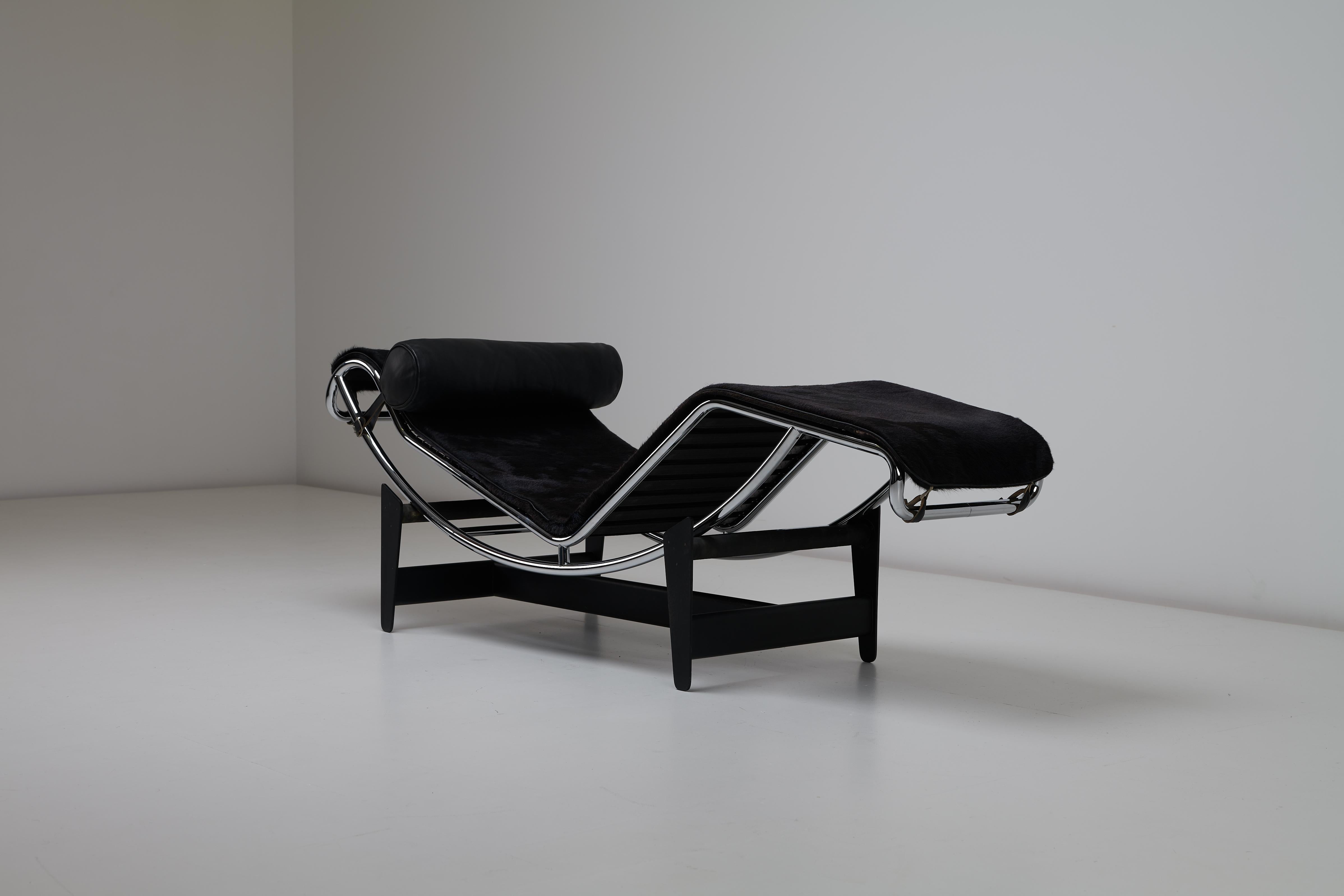 LC4 Chaise von Le Corbusier, Pierre Jeanneret & Charlotte Perriand für Cassina im Zustand „Gut“ im Angebot in Uxbridge, GB