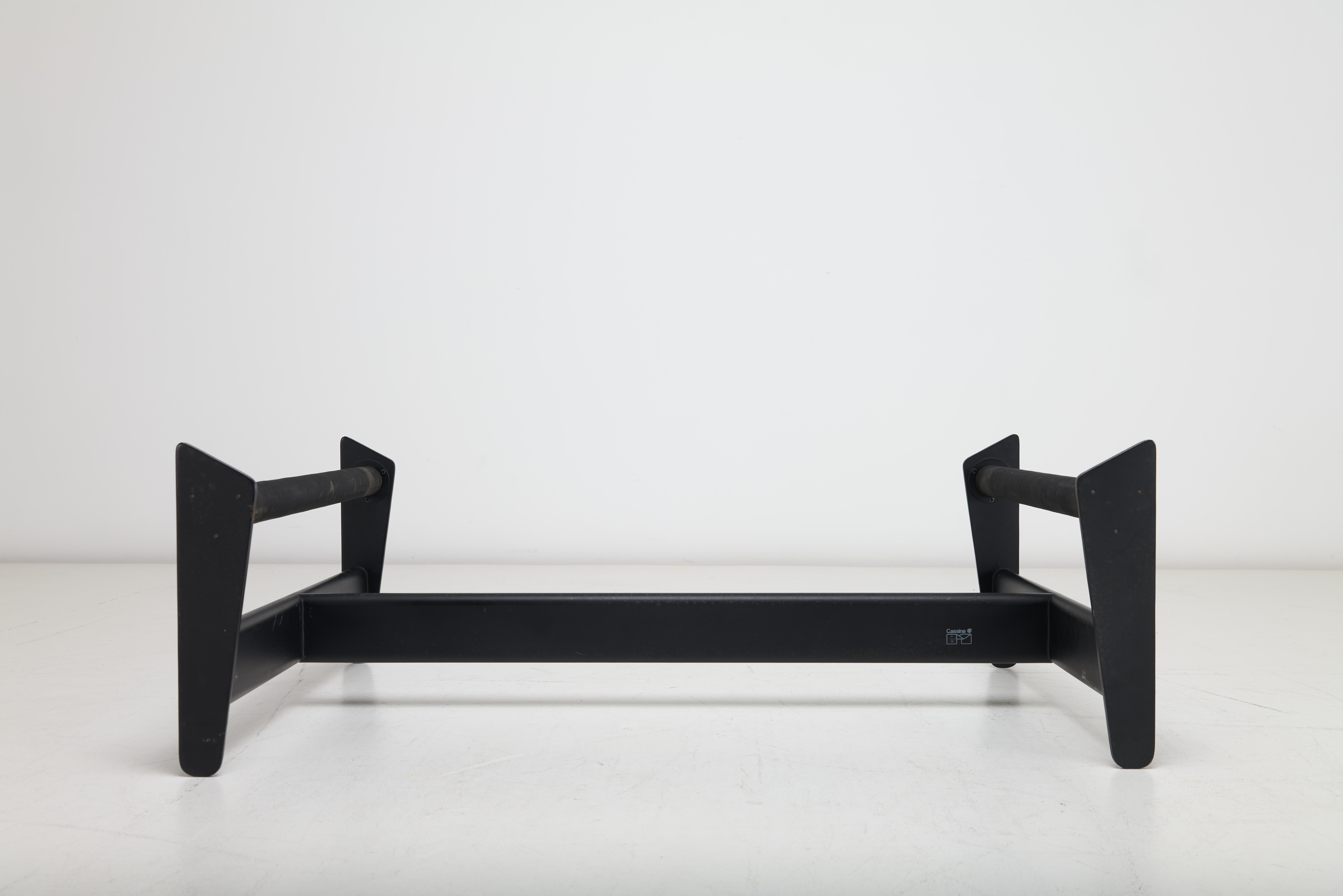 Pelle LC4 Chaise di Le Corbusier, Pierre Jeanneret & Charlotte Perriand per Cassina in vendita