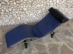 LC4 Chaise Longue in Original Blue Leather by Cassina, Le Corbusier & Perriand