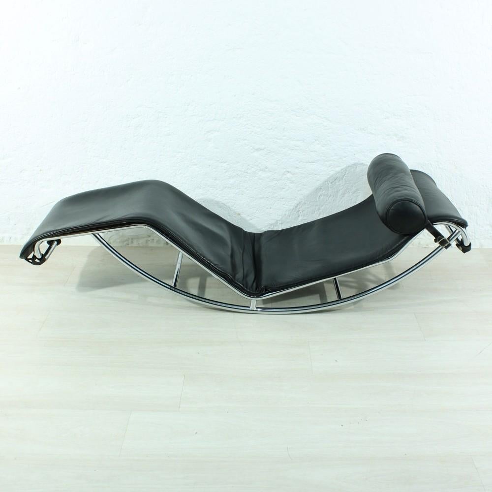 Early 20th Century LC4 Daybed or Chaise Lounge by Le Corbusier for Cassina