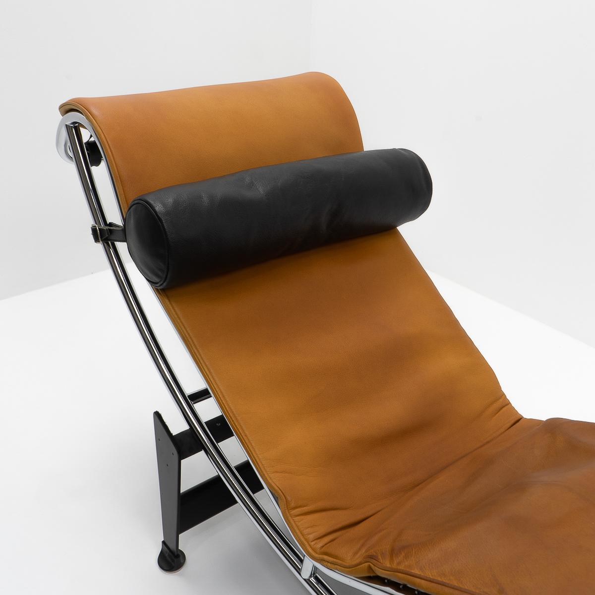 LC4 in Cognac Aniline Leather by Le Corbusier, Cassina, 1980s 3