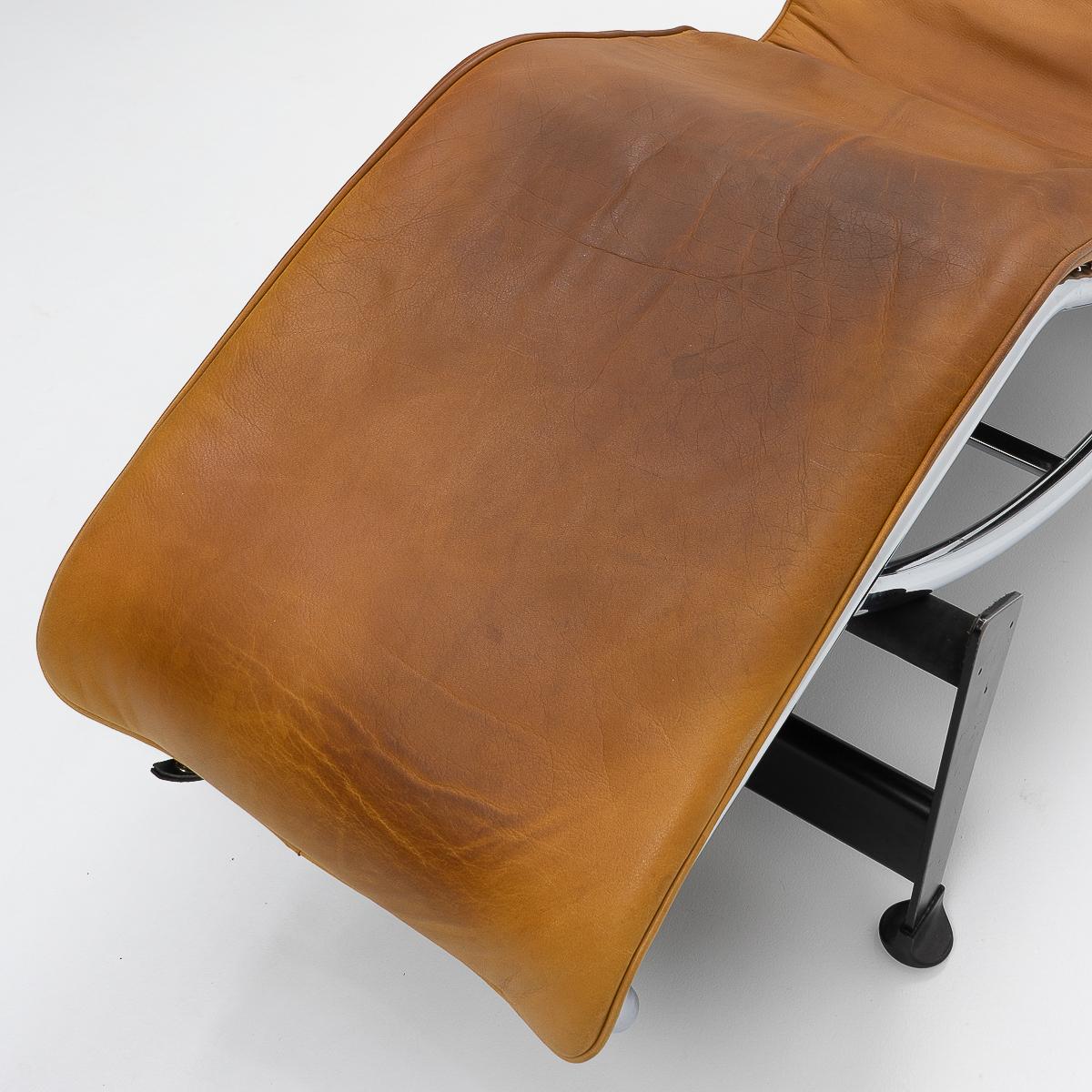 LC4 in Cognac Aniline Leather by Le Corbusier, Cassina, 1980s 4
