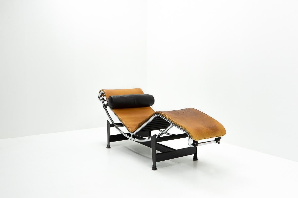 Mid-Century Modern LC4 in Cognac Aniline Leather by Le Corbusier, Cassina, 1980s
