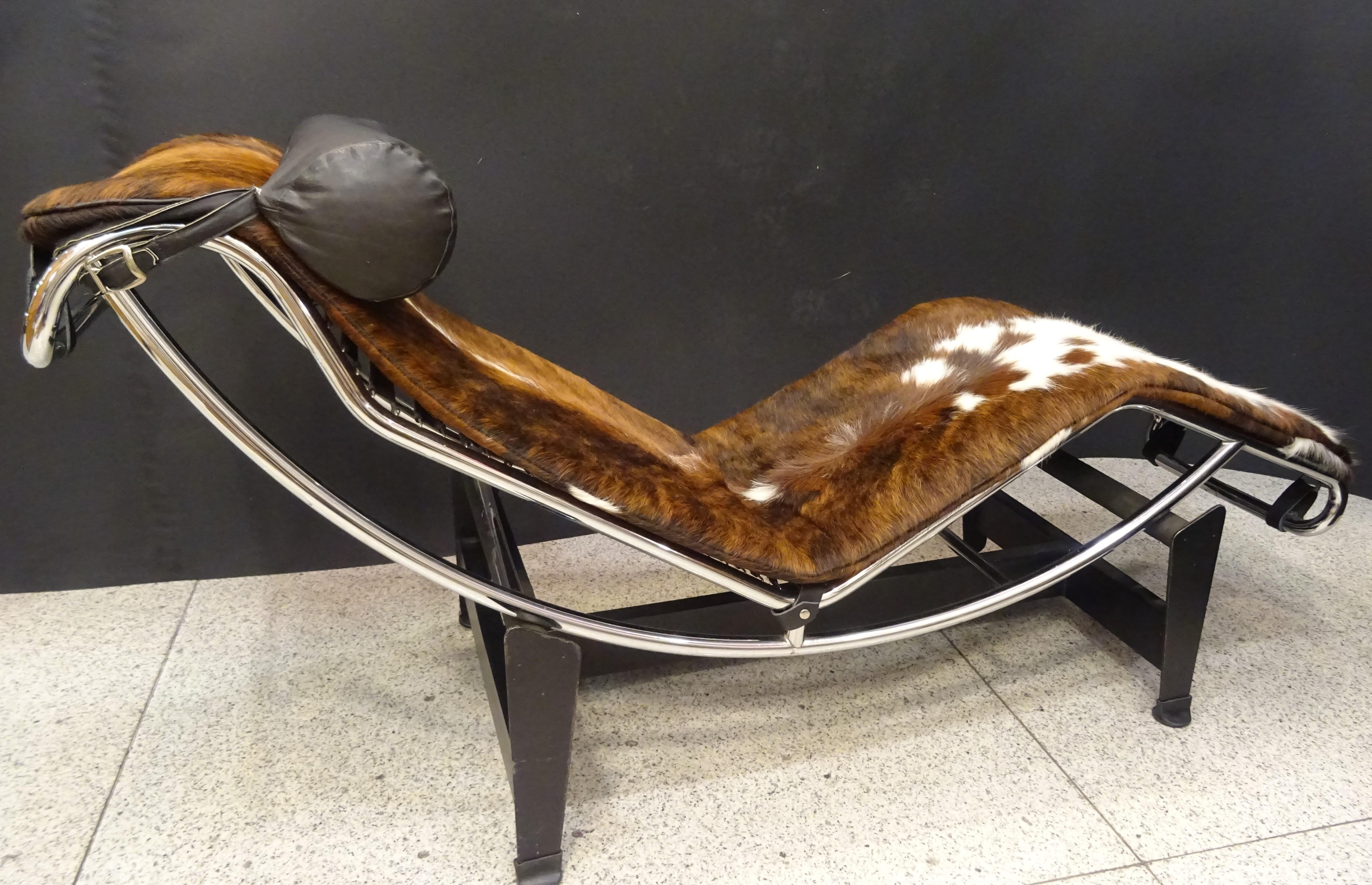 LC4 Le Corbusier Chaise-Longue, Cowhide and Chrome, Signed 6