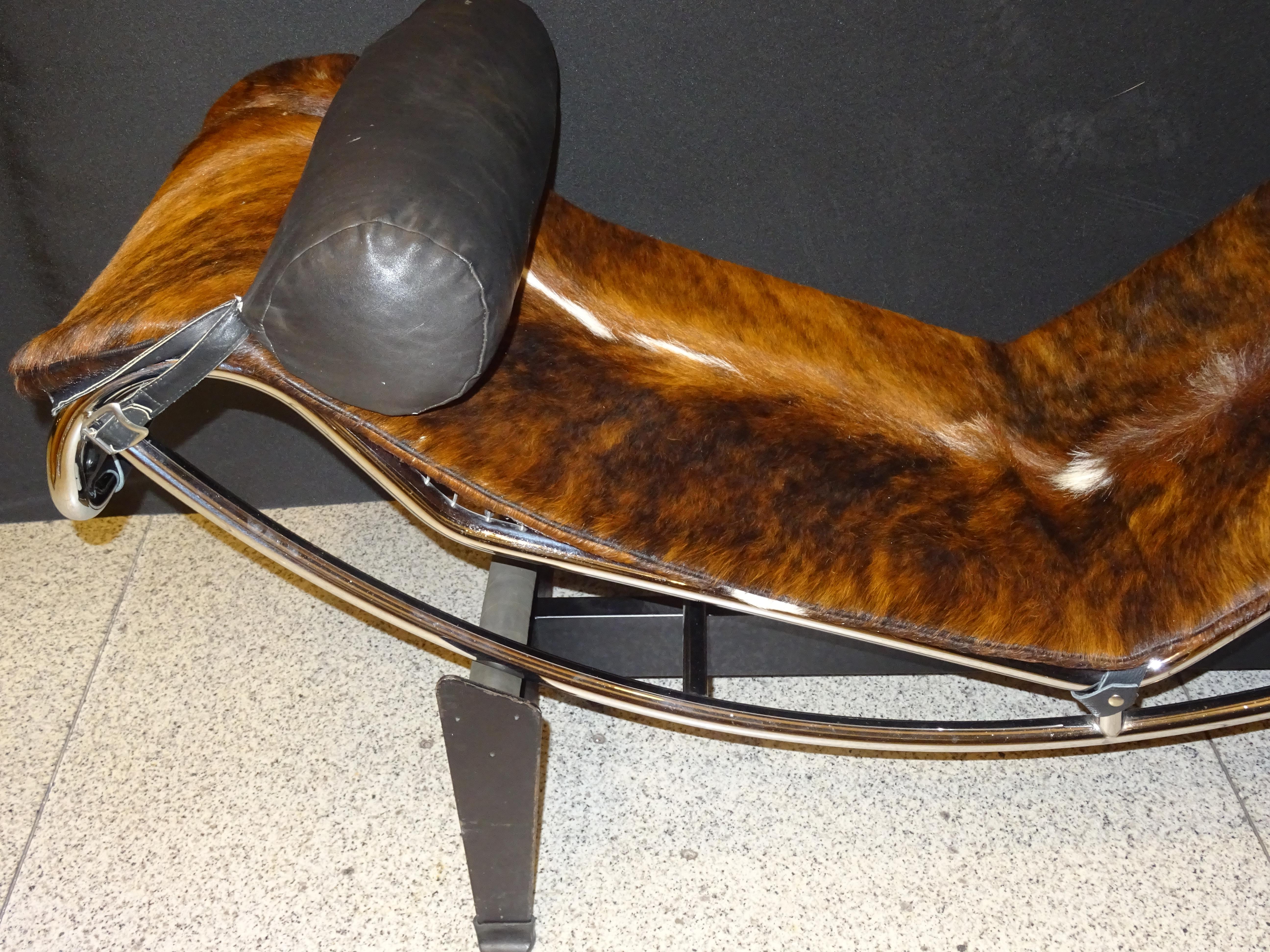 Late 20th Century LC4 Le Corbusier Chaise-Longue, Cowhide and Chrome, Signed