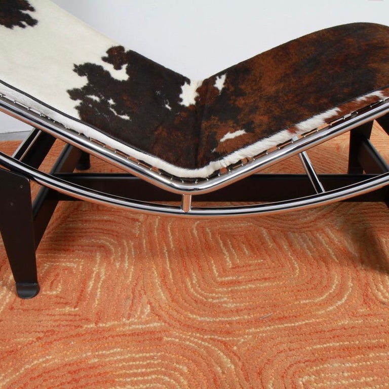LC4 Le Corbusier Chaise Lounge Chair in Cowhide at 1stDibs cowhide