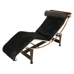 LC4 Le Corbusier in Black Cowhide