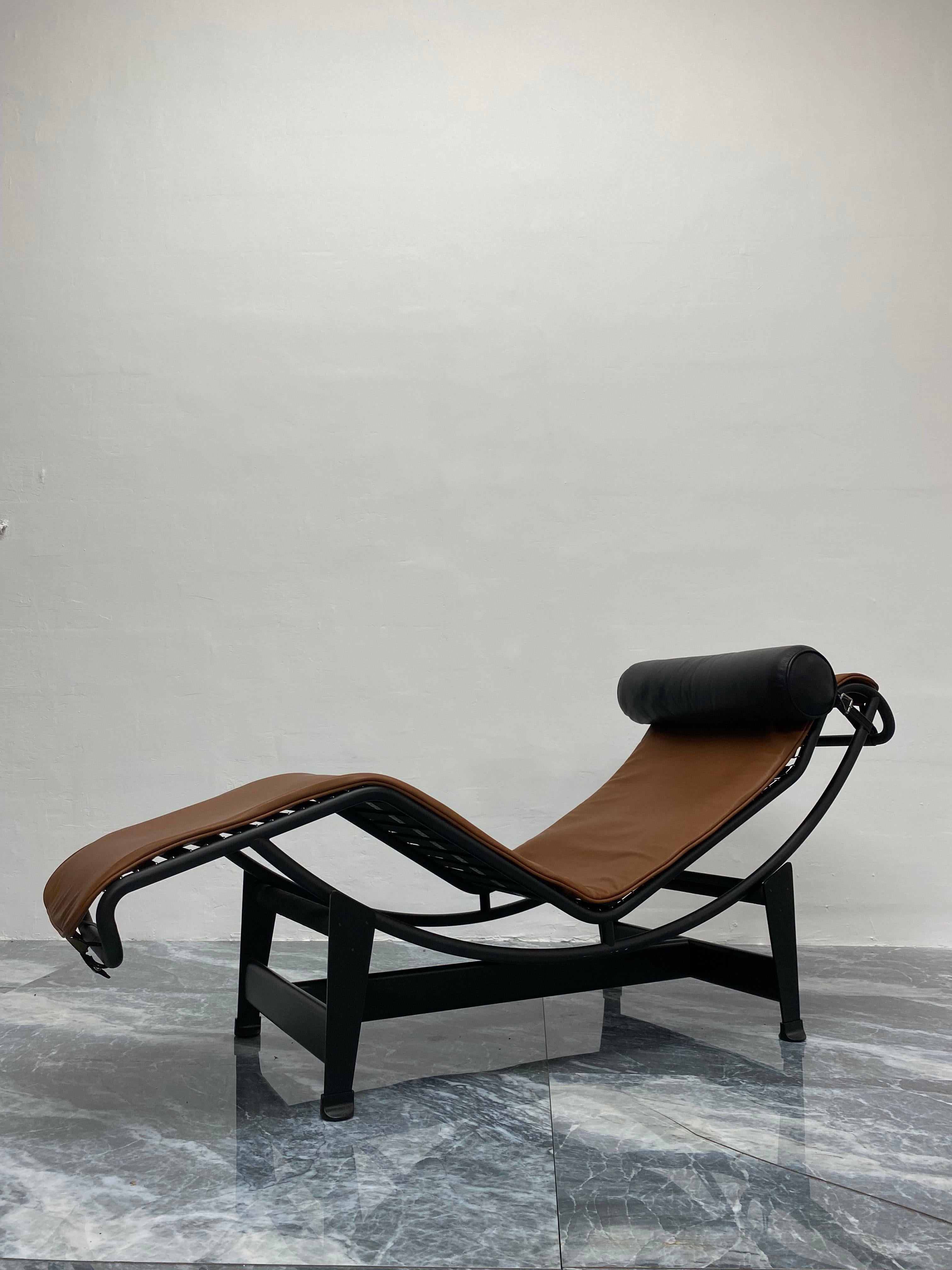 Italian LC4 Noire Brown Leather Chaise Lounge for Cassina, Le Corbusier