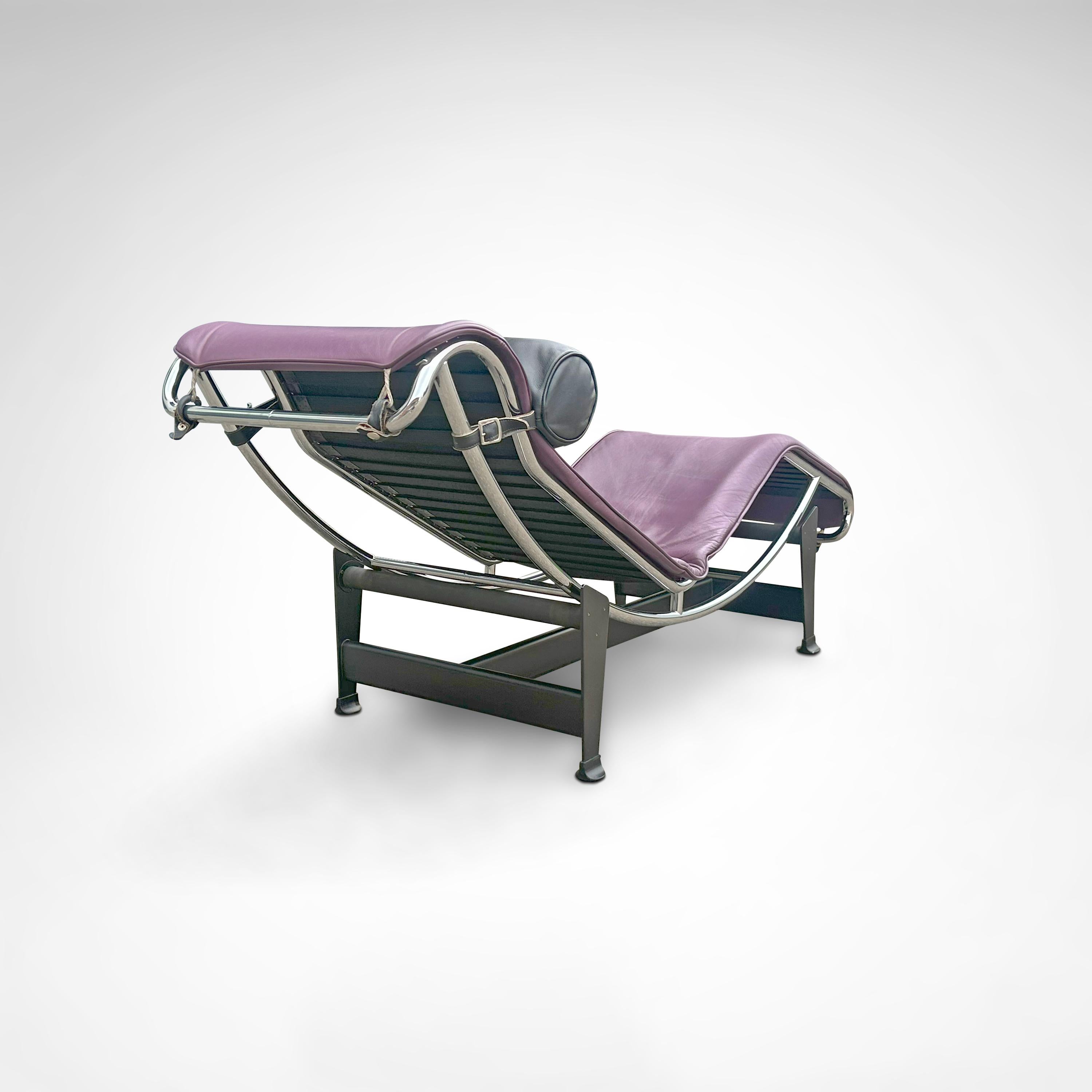 LC4 limited edition chaise longue by Le Corbusier for Cassina 1990s For Sale 4