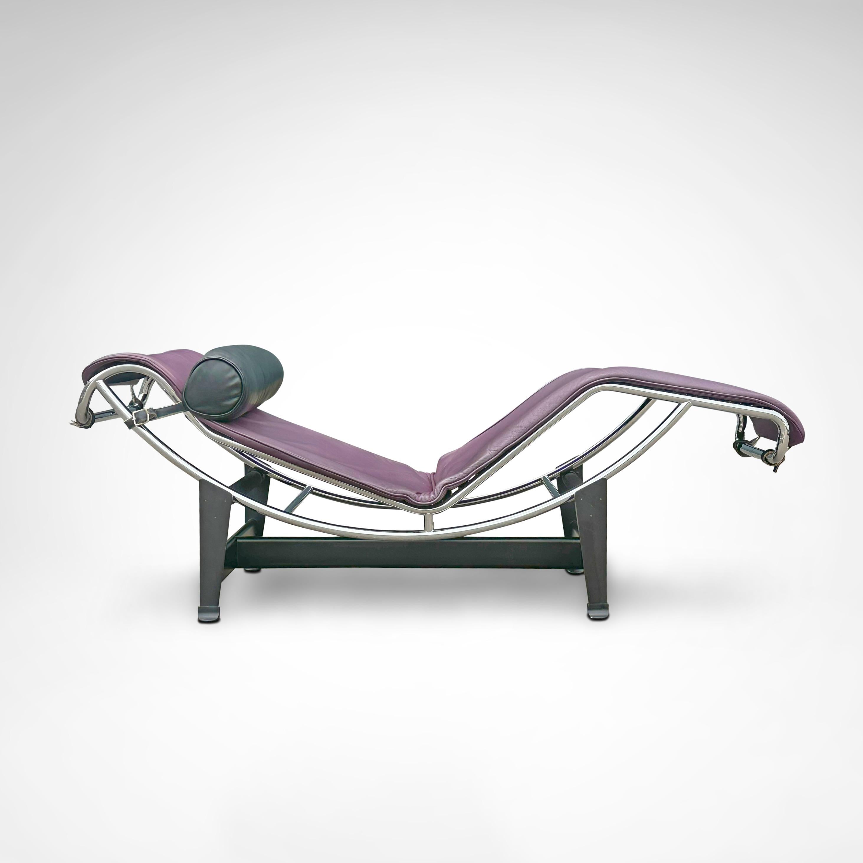 Bauhaus LC4 limited edition chaise longue by Le Corbusier for Cassina 1990s For Sale