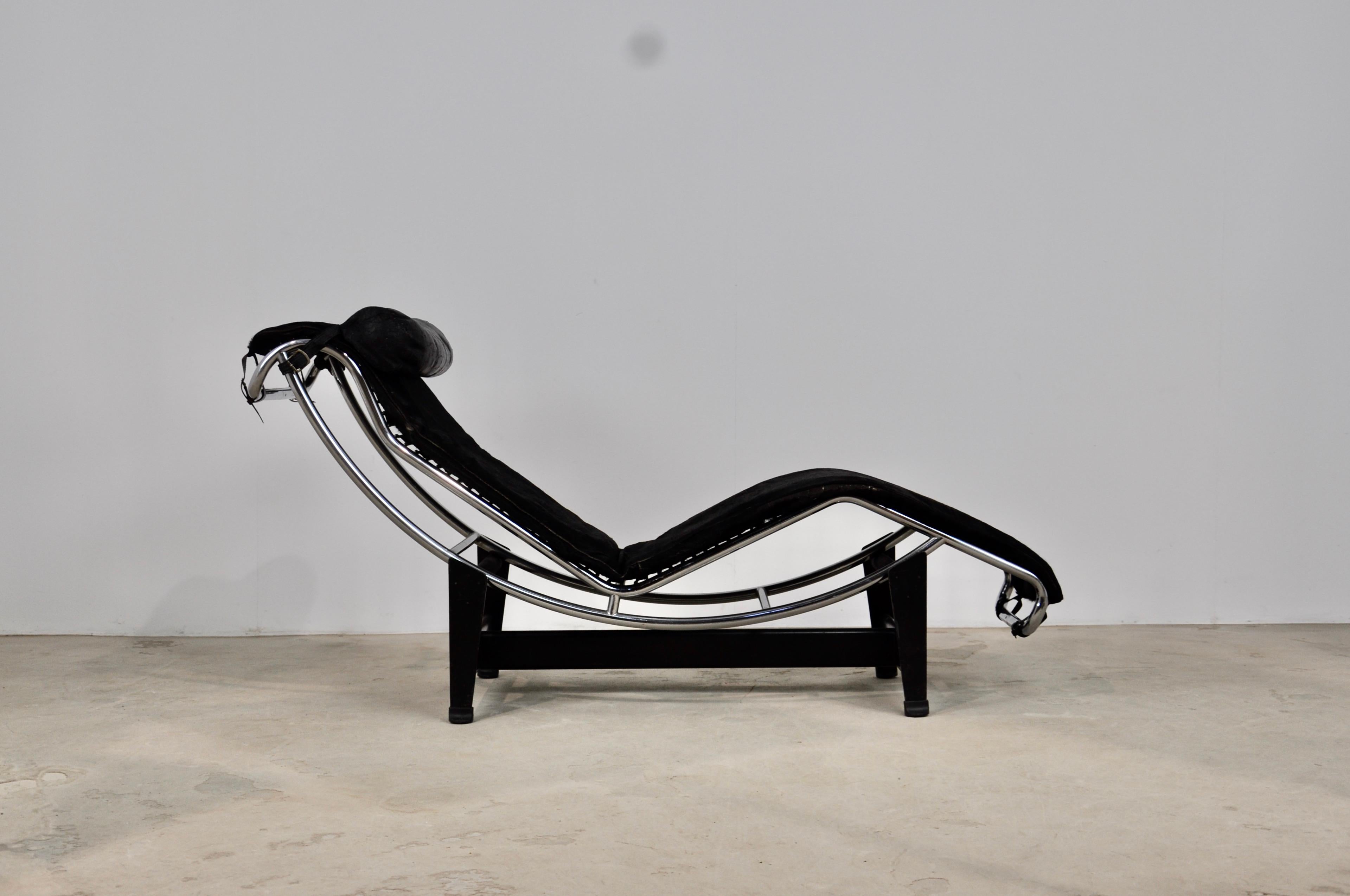 LC4 Lounge Chair by Le Corbusier for Cassina 1970s 3