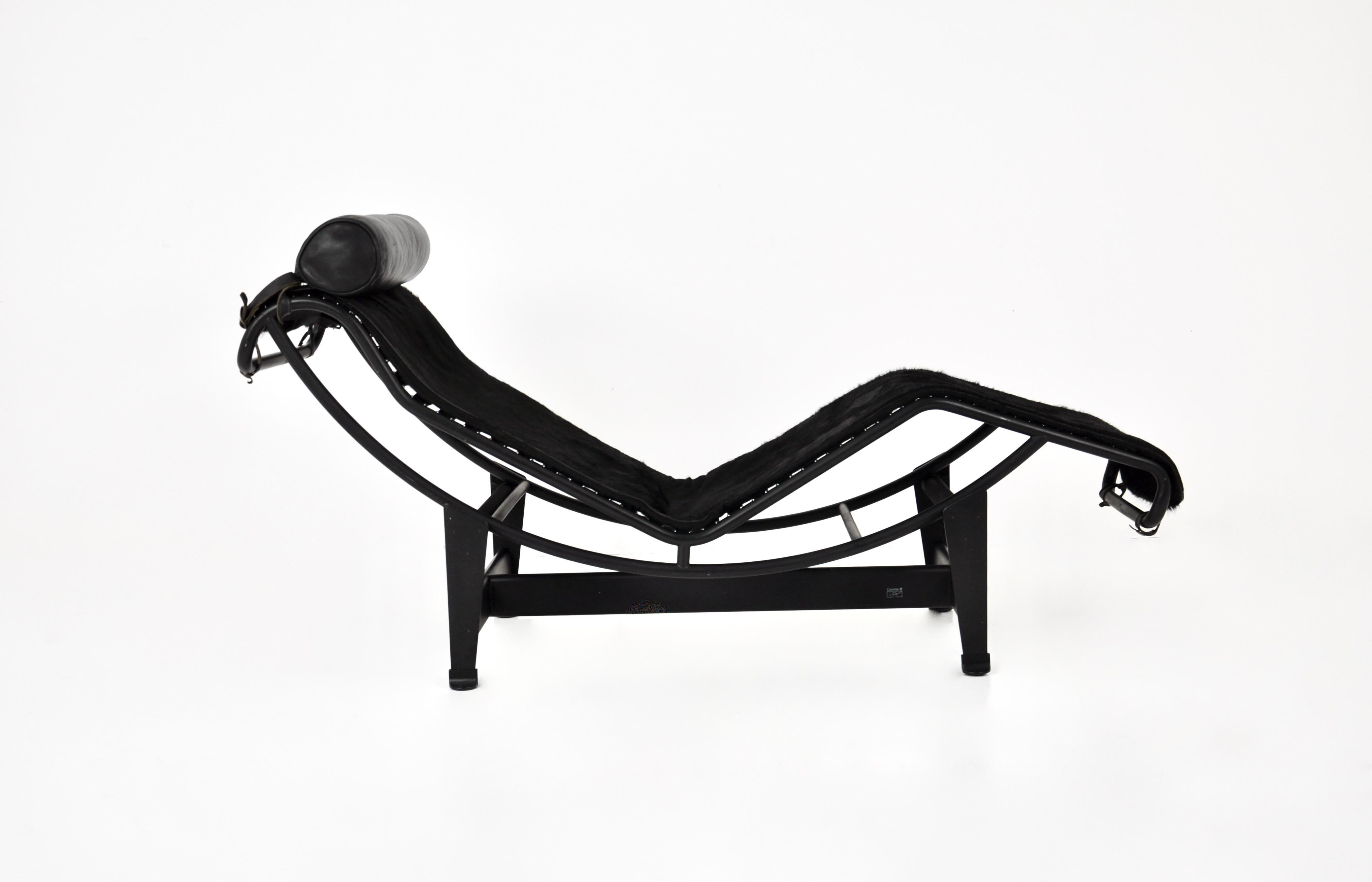 Late 20th Century LC4 Lounge Chair by Le Corbusier for Cassina, 1984 For Sale
