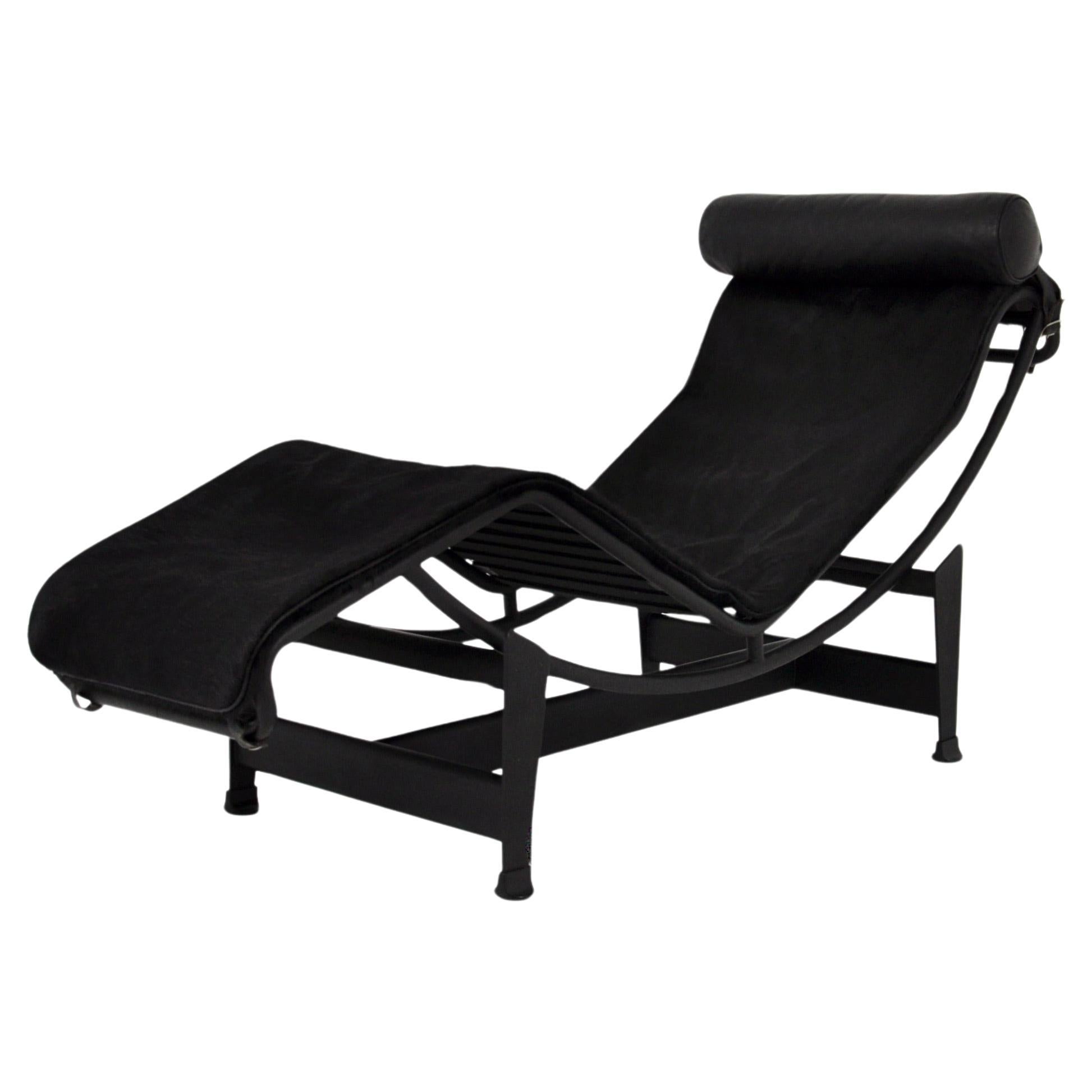 LC4 Lounge Chair by Le Corbusier for Cassina, 1984 For Sale