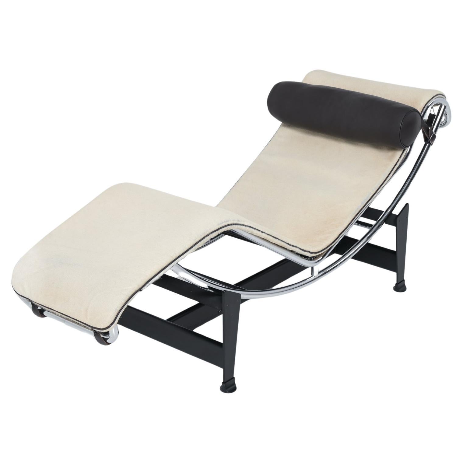 LC4 Lounge Chair by Le Corbusier, Jeanneret et Perriand for Cassina limited