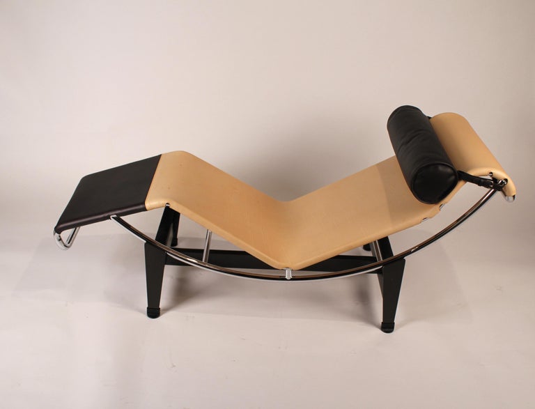 LC-4 CP 'Louis Vuitton' Limited - Le Corbusier, Jeanneret, Perriand -  CASSINA I Aera-lab Design — Aéra-lab. I Fine selection of vintage design  furniture by Aèra-lab Belgium.