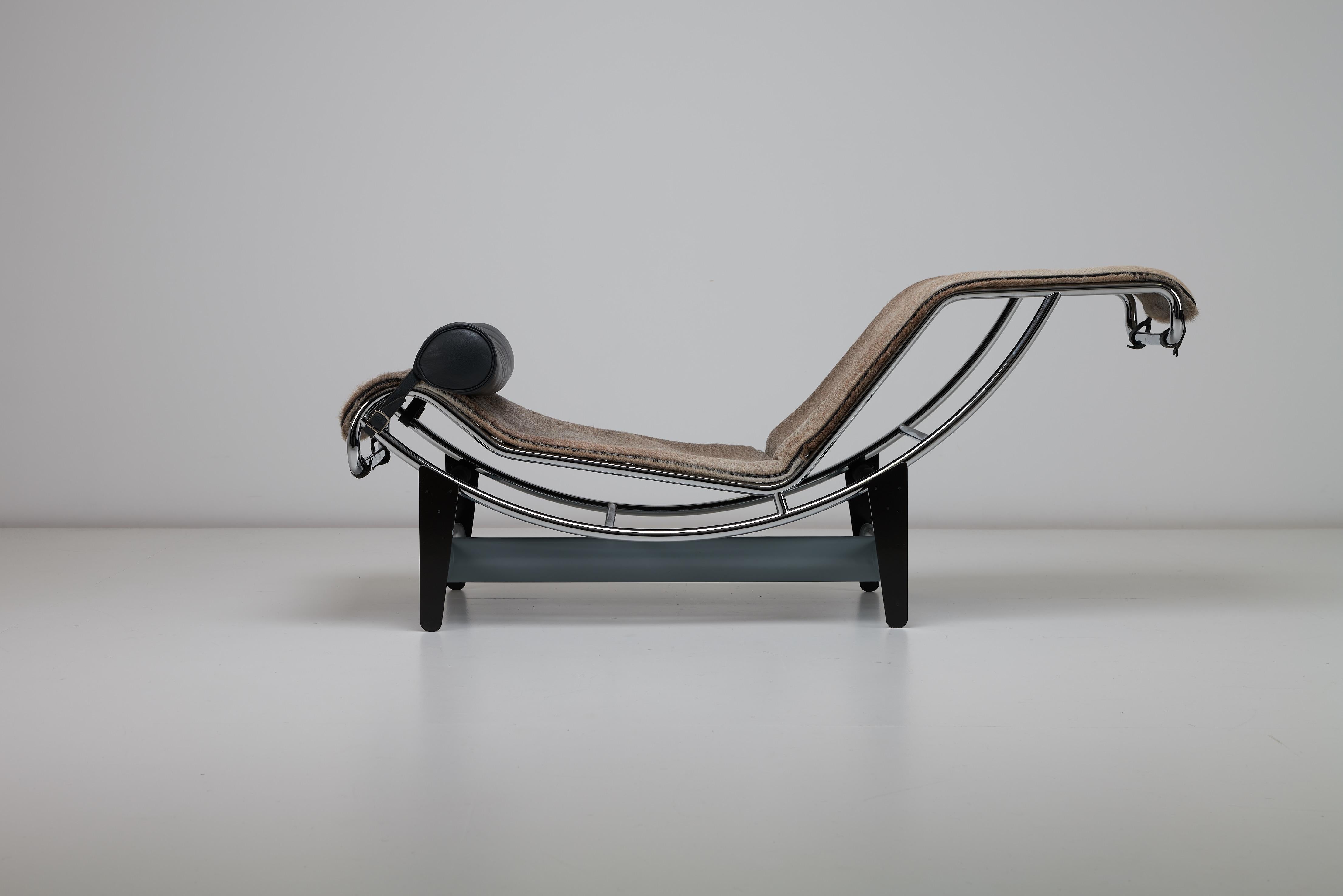 LC4 Villa Church Chaise by Le Corbusier, P. Jeanneret & C. Perriand for Cassina In Good Condition In Uxbridge, GB