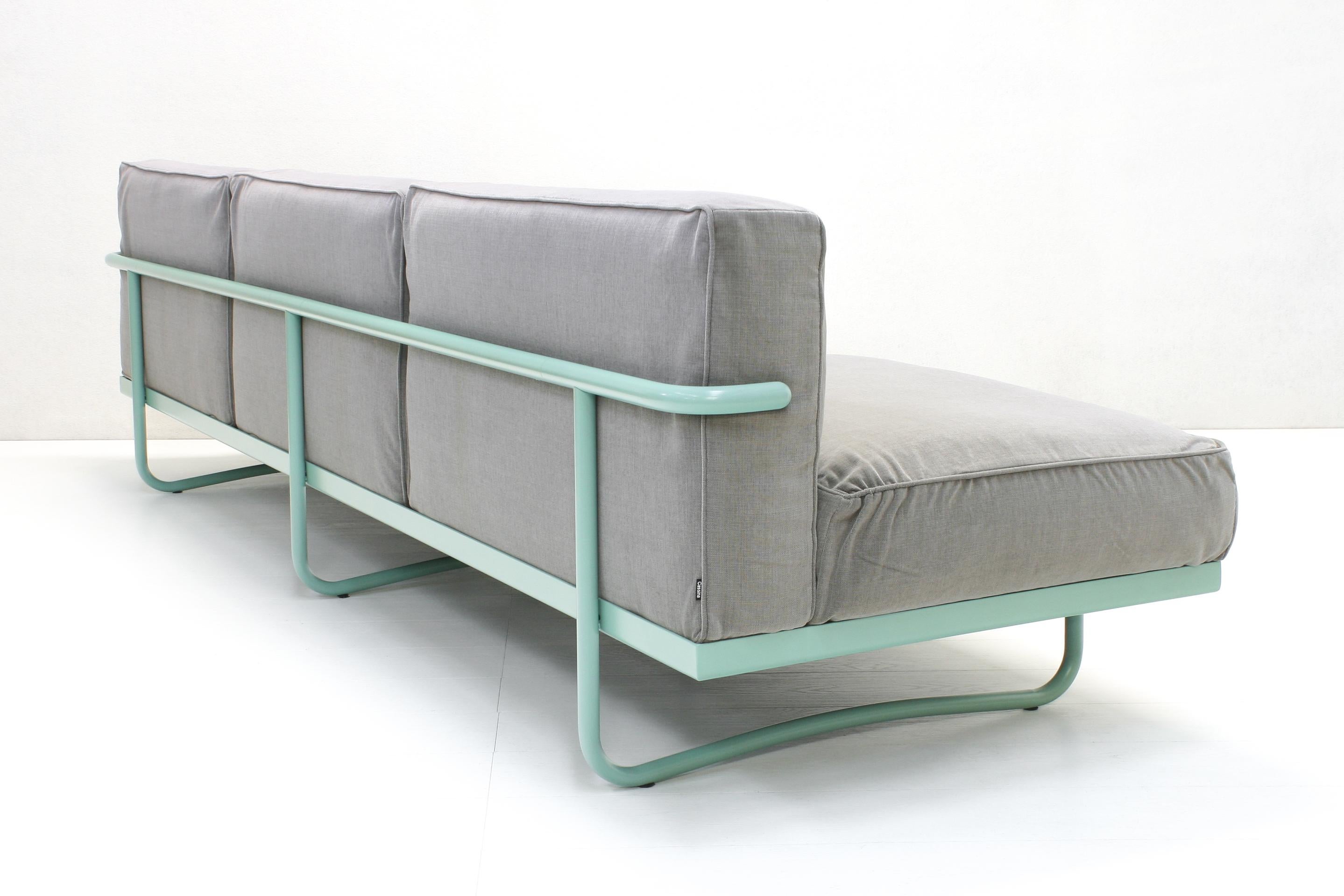 Bauhaus LC5 3-seater Sofa by Le Corbusier, Pierre Jeanneret & Ch. Perriand for Cassina For Sale