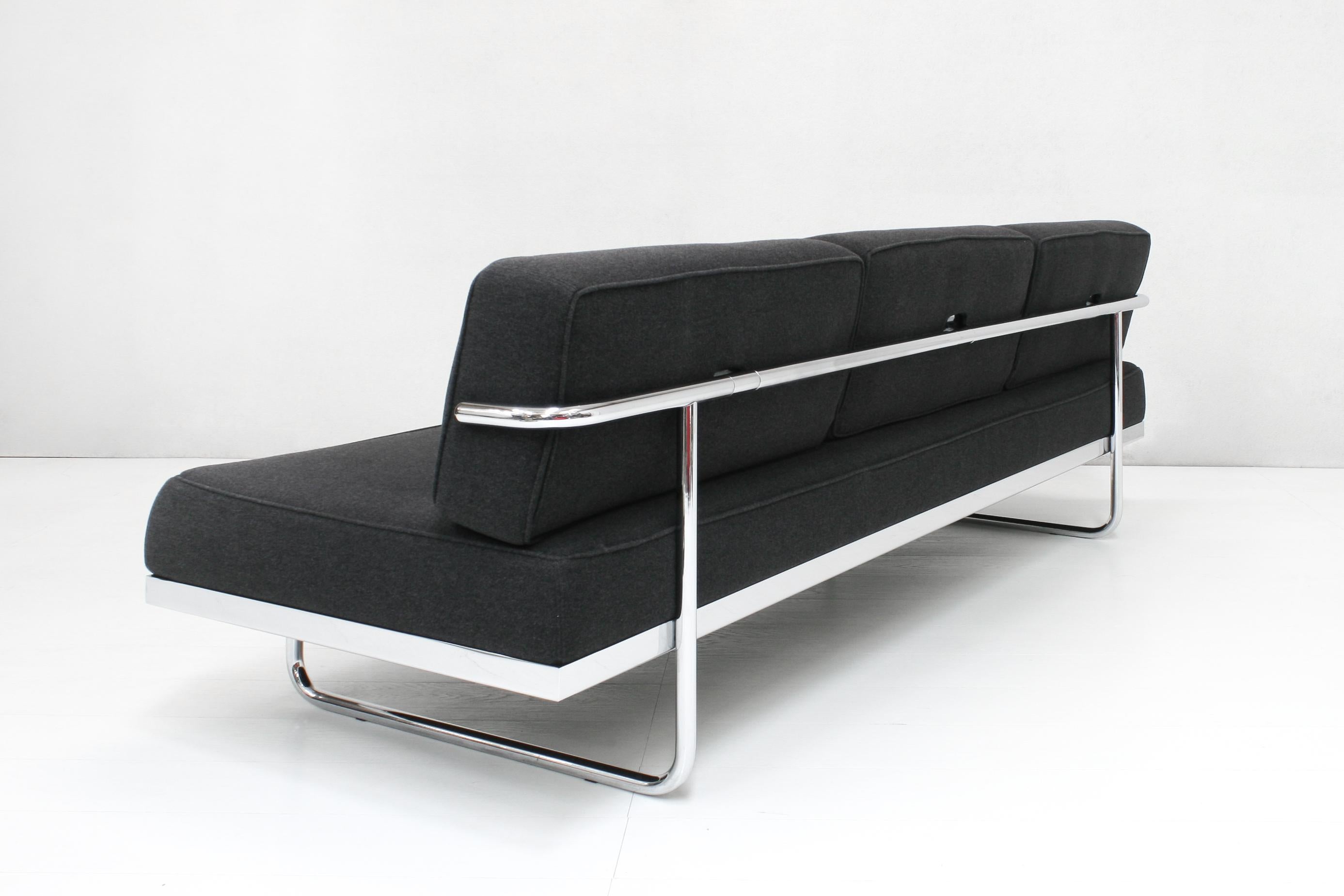 20ième siècle Canapé Sleeper Sofa LC5 de Le Corbusier et Charlotte Perriand pour Cassina en vente