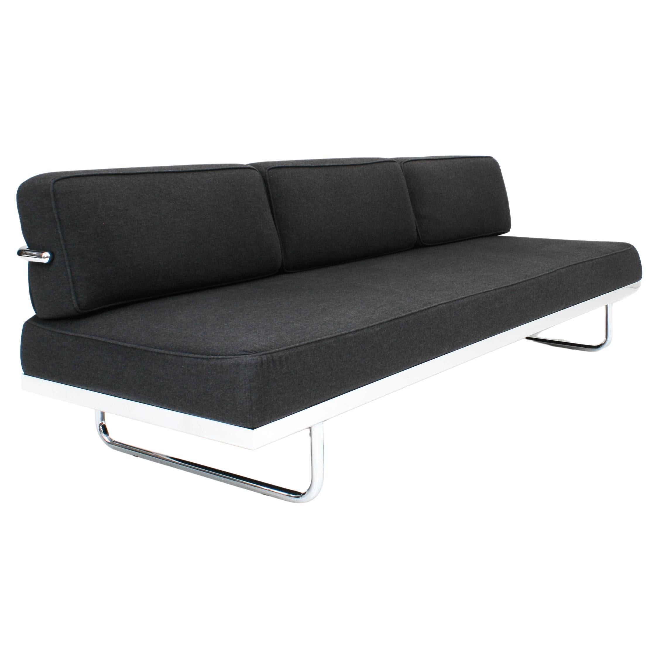 LC5 Daybed Sleeper Sofa by Le Corbusier & Charlotte Perriand for Cassina For Sale