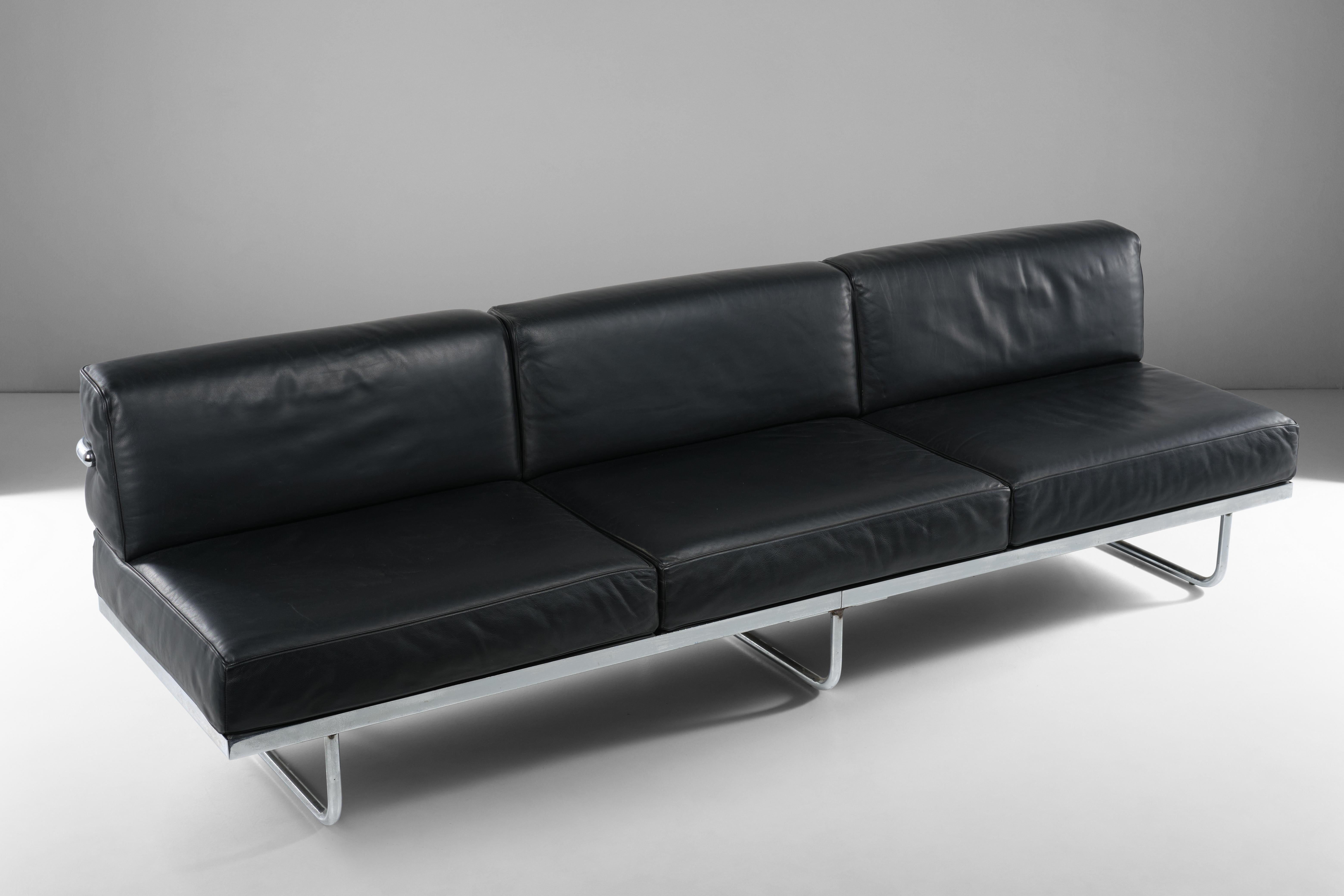 LC5 is an iconic designer sofa, distinguished by its pure, rectangular lines. Le Corbusier designed this large sofa with Pierre Jeanneret and Charlotte Perriand for the living room of his Parisian apartment in 1934. It was then re-edited by Cassina