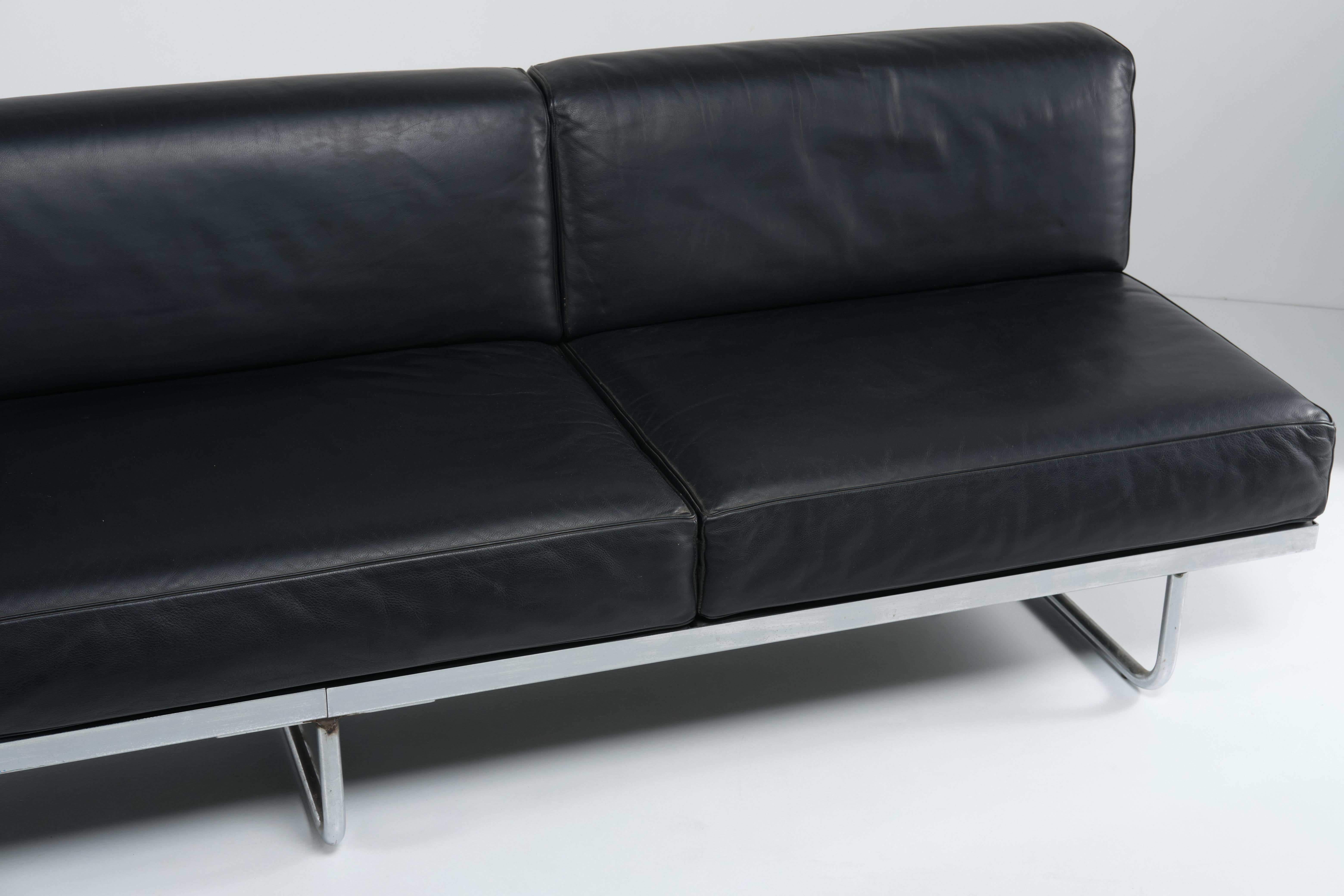 Italian LC5 Sofa in Leather and Chrome by Le Corbusier for Cassina, Italy, 1974 circa