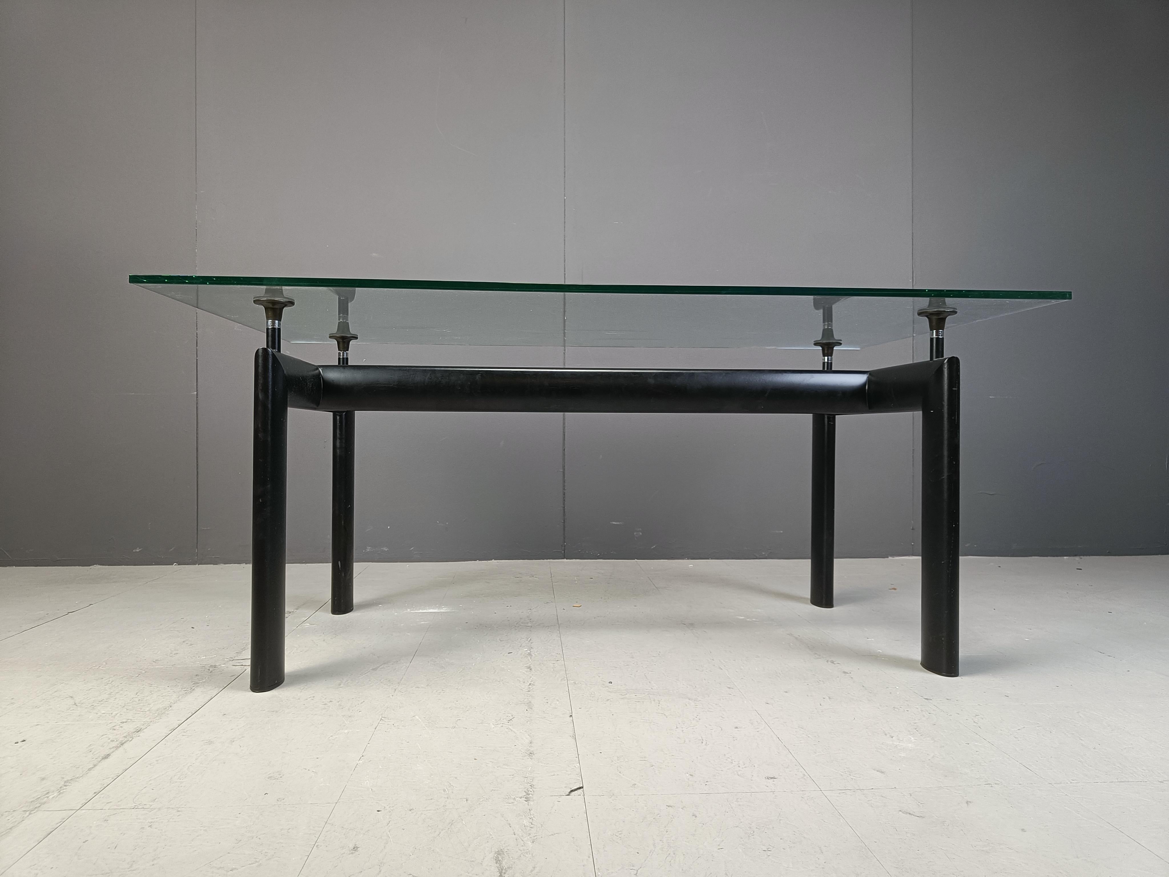 Tavolo da pranzo LC6 di Le Corbusier per Cassina, anni '90 In condizioni buone in vendita a Leuven, Vlaams Gewest