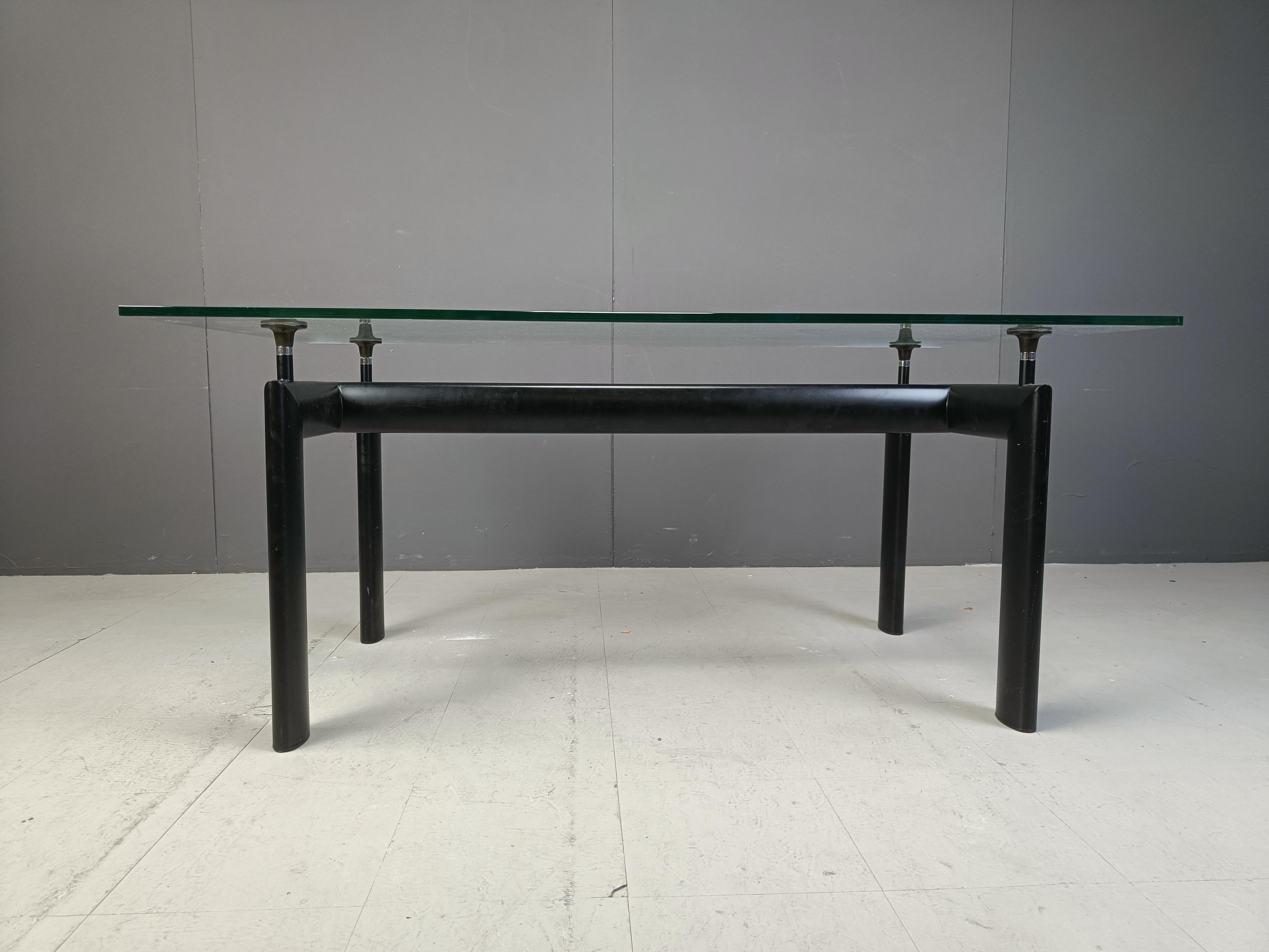 Fine XX secolo Tavolo da pranzo LC6 di Le Corbusier per Cassina, anni '90 in vendita
