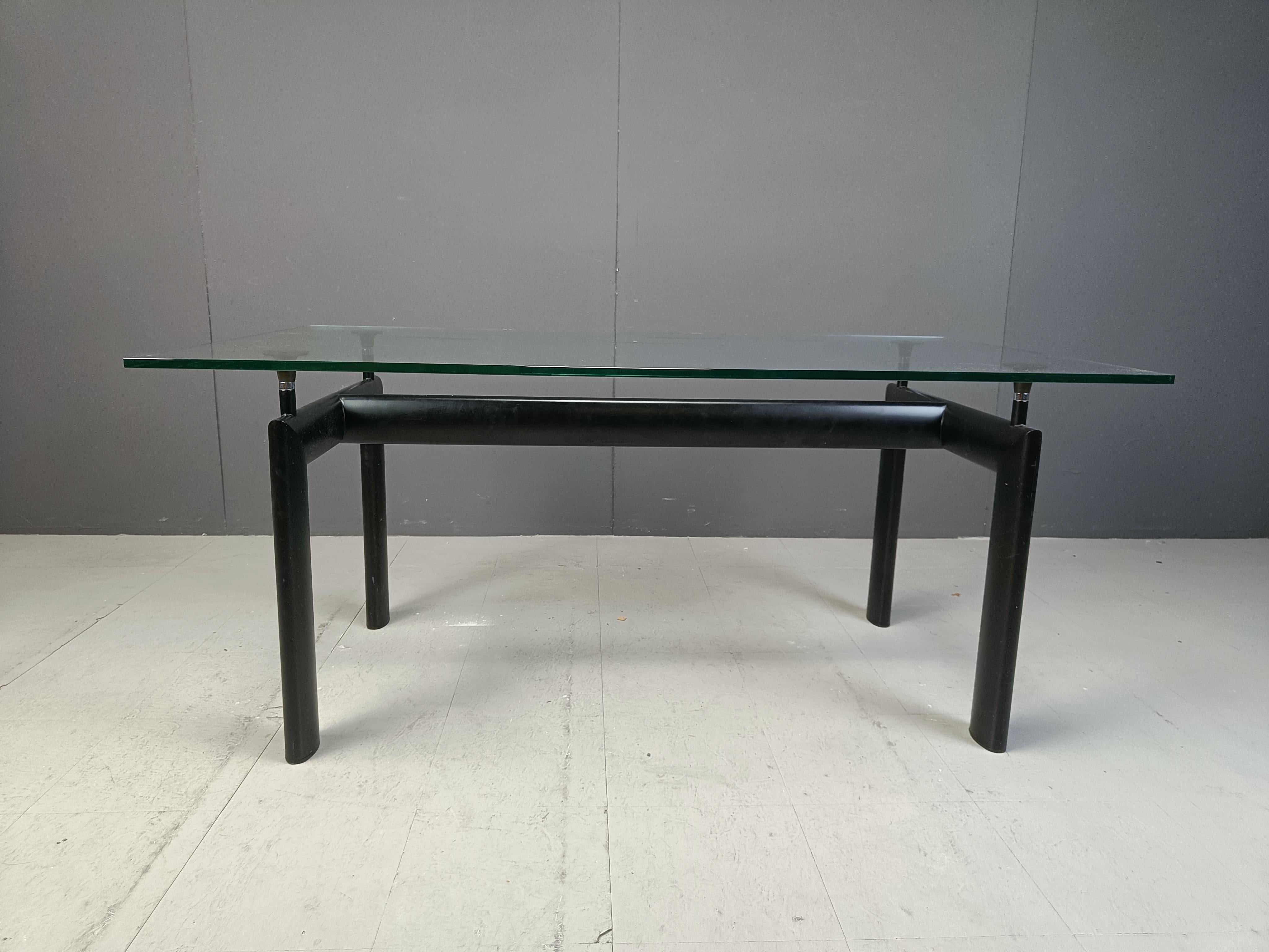 Alluminio Tavolo da pranzo LC6 di Le Corbusier per Cassina, anni '90 in vendita