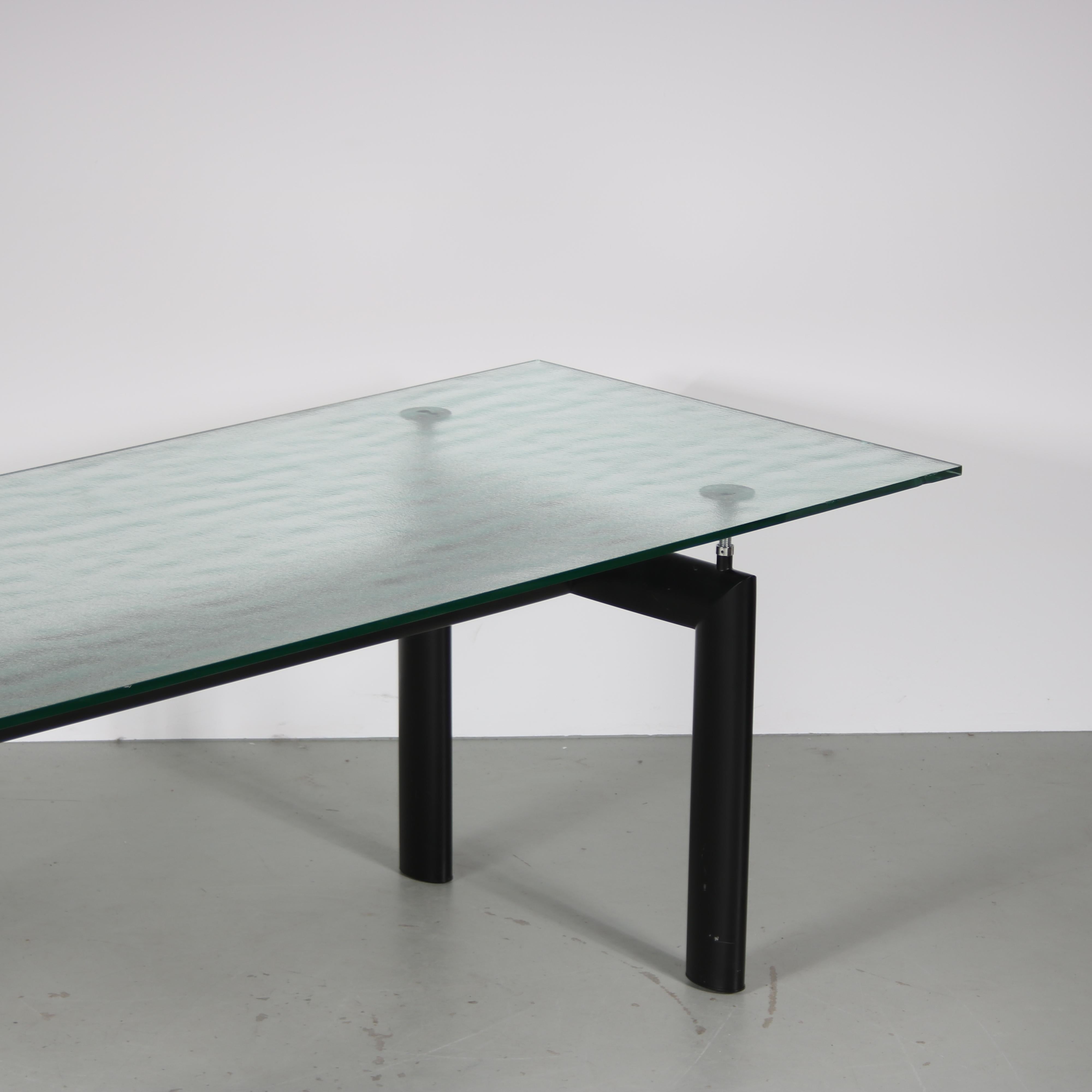 le corbusier dining table