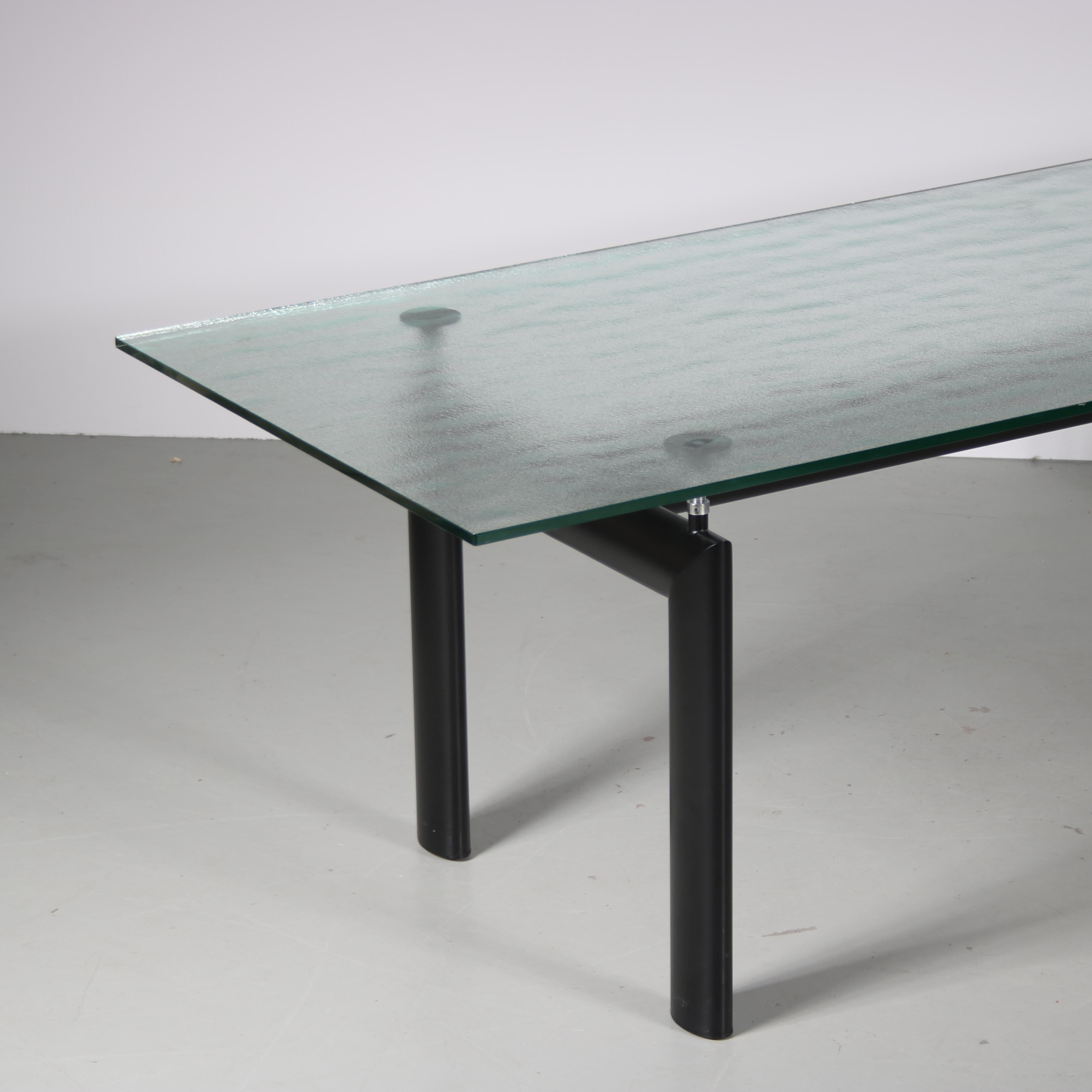 lc6 dining table